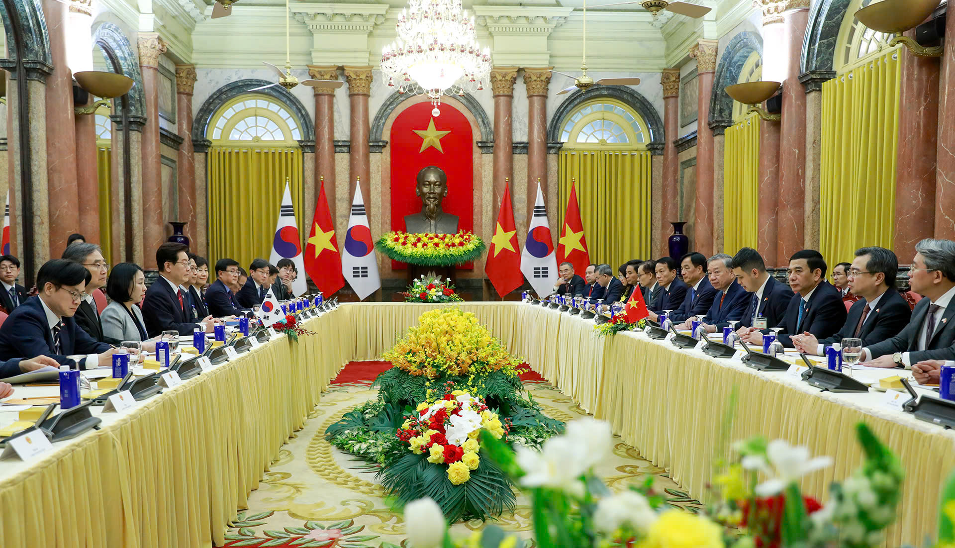 H&agrave;n Quốc sẵn s&agrave;ng chia sẻ c&ocirc;ng nghệ AI, b&aacute;n dẫn, năng lượng sạch cho Việt Nam- Ảnh 2.