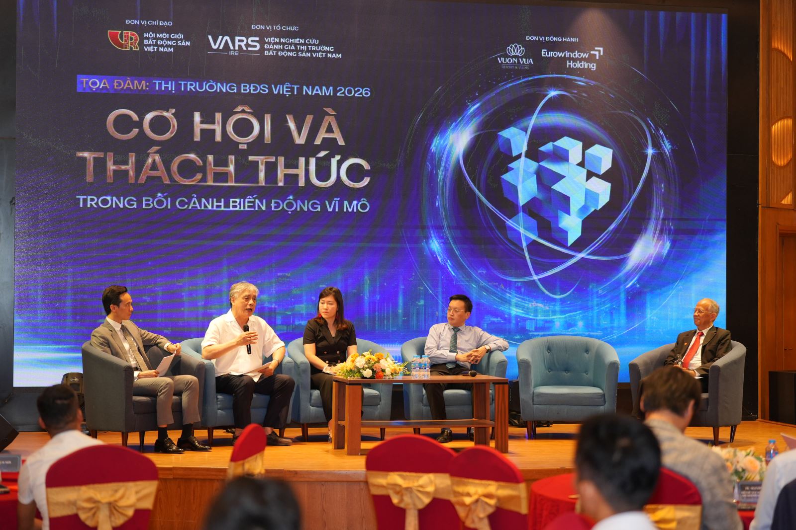 Thị trường bất động sản: Sàng lọc mạnh, định hình lại cấu trúc - Ảnh 1.