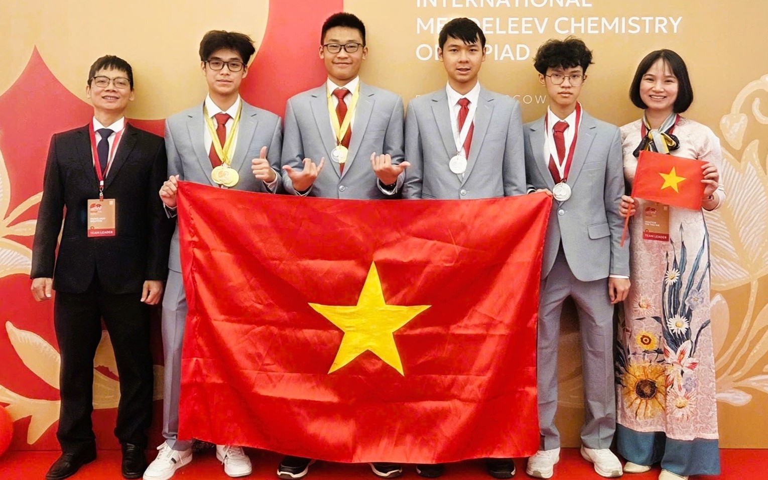 Đội Tuyển Việt Nam Xuất Sắc Đoạt 2 HCV, 2 HCB Tại Olympic Hóa Học Quốc Tế Mendeleev