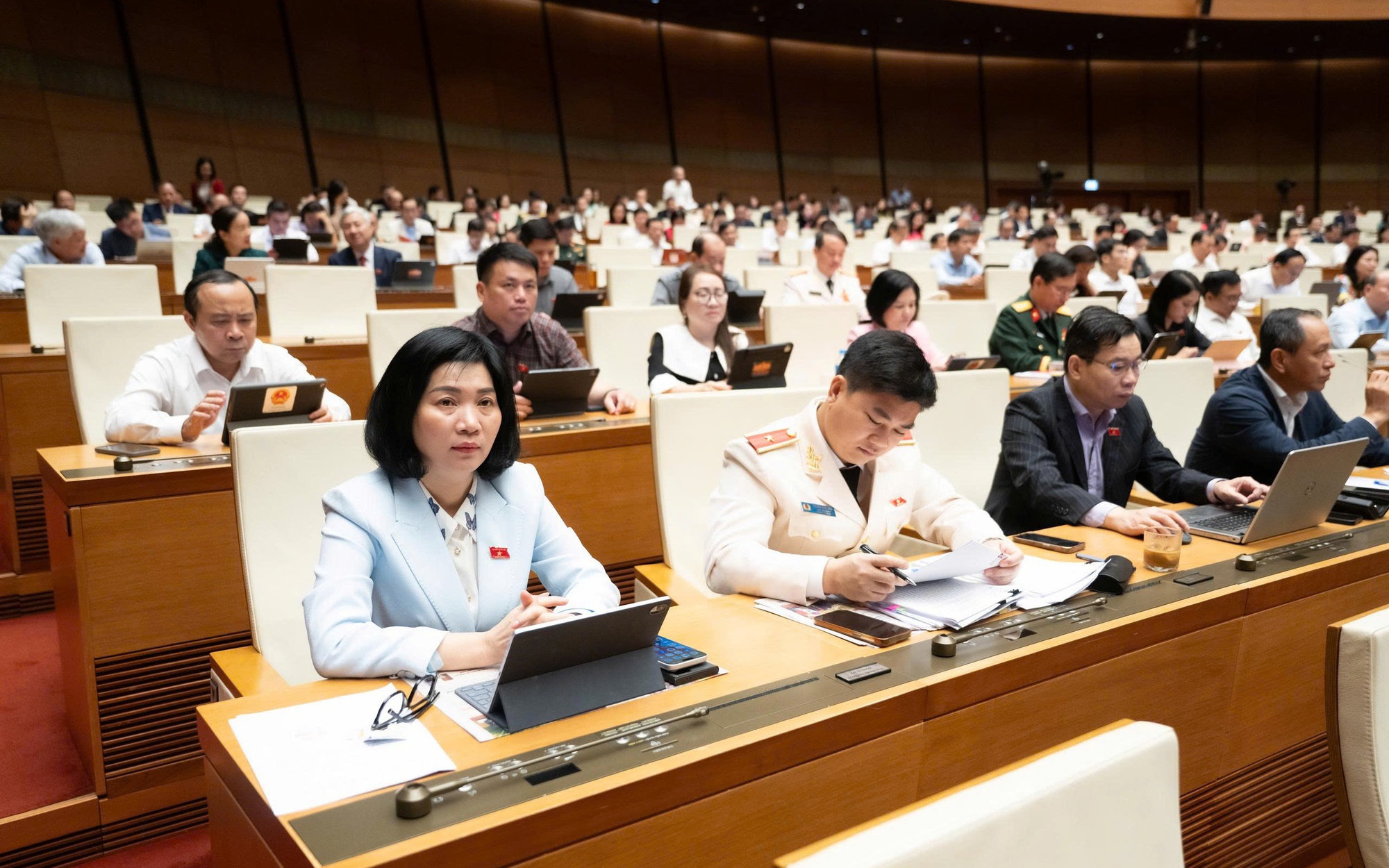 Quốc Hội Thông Qua Luật Sửa Đổi Công Chứng, Hiệu Lực Từ 2027
