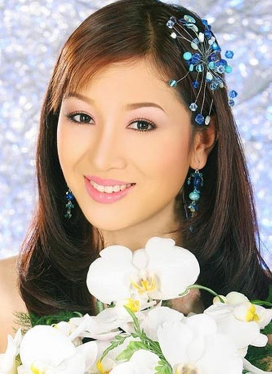 Hoa kh&ocirc;i thể thao "nức tiếng" một thời: Sở hữu biệt thự 200 tỷ đồng, m&atilde;n b&ecirc;n chồng đại gia v&agrave; 2 con - Ảnh 1.