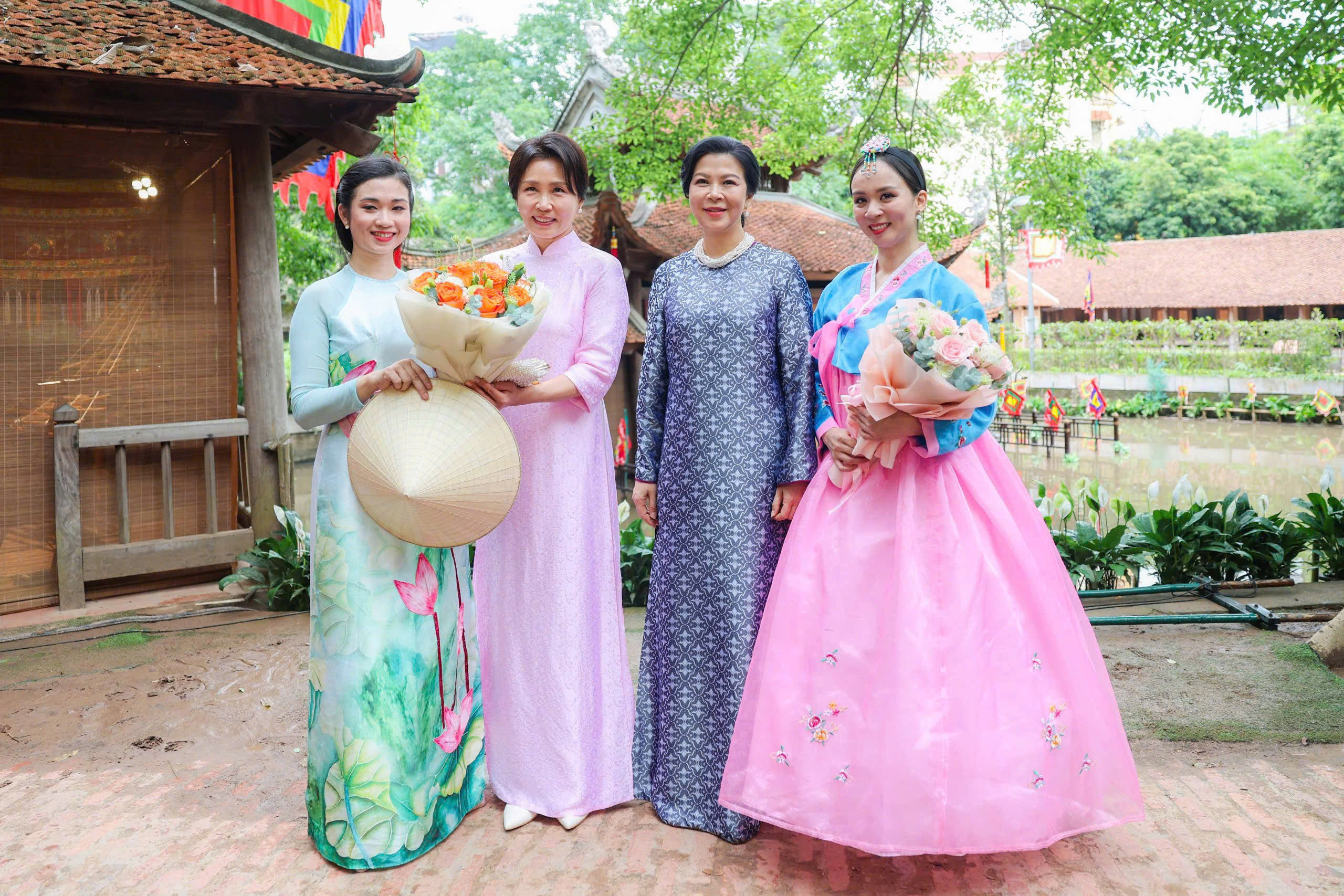 Phu nh&acirc;n Ng&ocirc; Phương Ly v&agrave; Phu nh&acirc;n Tổng thống H&agrave;n Quốc thăm bảo t&agrave;ng, xem m&uacute;a rối nước- Ảnh 8.