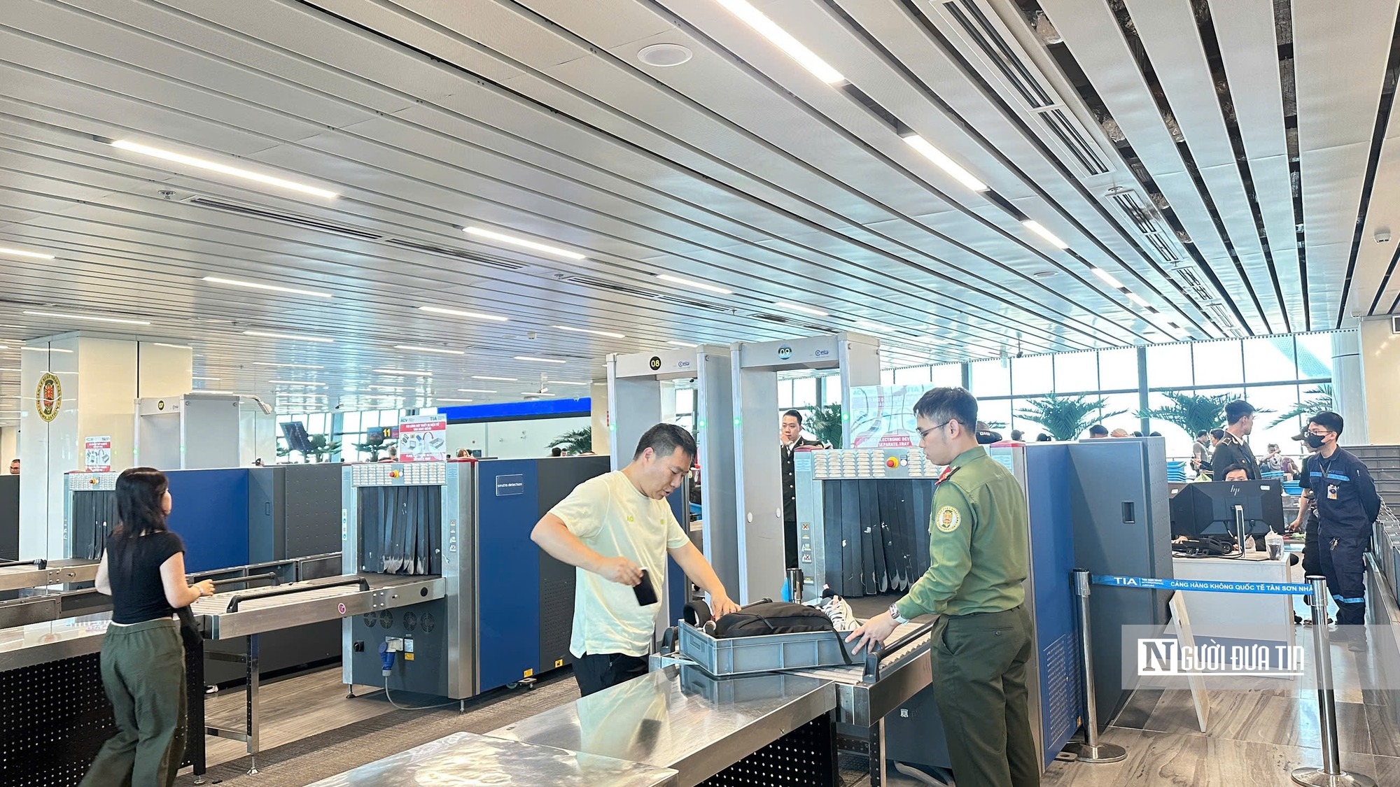 Cảng HKQT Tân Sơn Nhất khuyến cáo hành khách làm thủ tục sớm, hoặc online dịp lễ 30/4 – 1/5   - Ảnh 2.