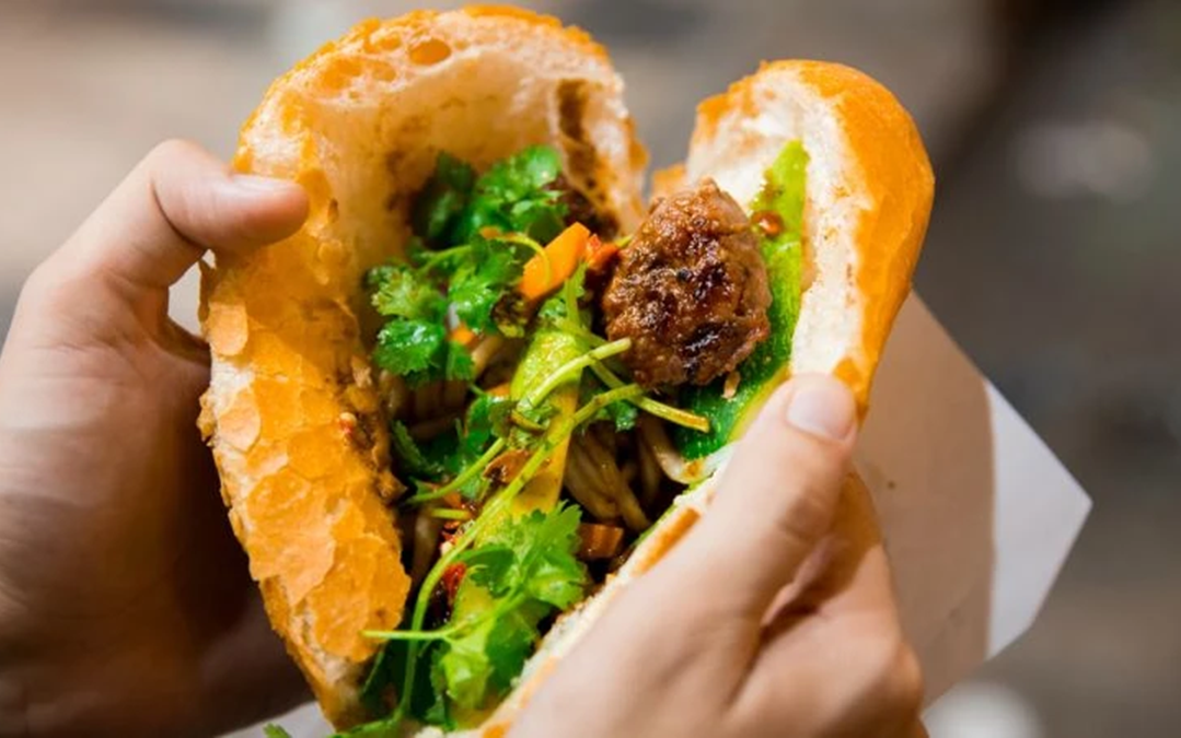 Nghệ An: 63 người ngộ độc bánh mì, 38 ca đã xuất viện