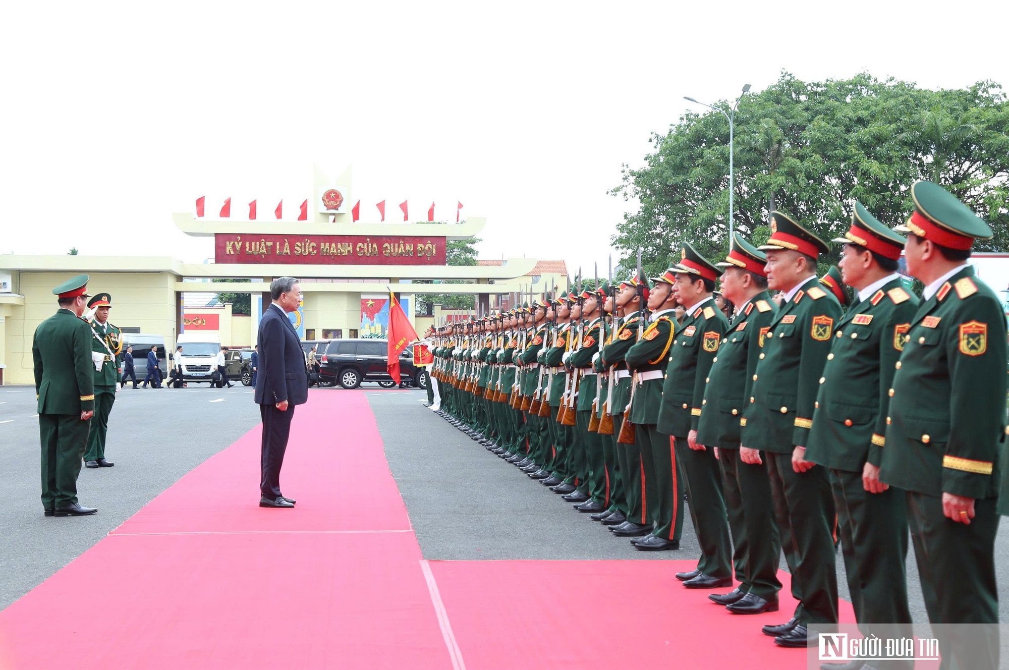 Tổng B&iacute; thư, Chủ tịch nước T&ocirc; L&acirc;m thăm v&agrave; l&agrave;m việc tại Qu&acirc;n khu 5- Ảnh 1.