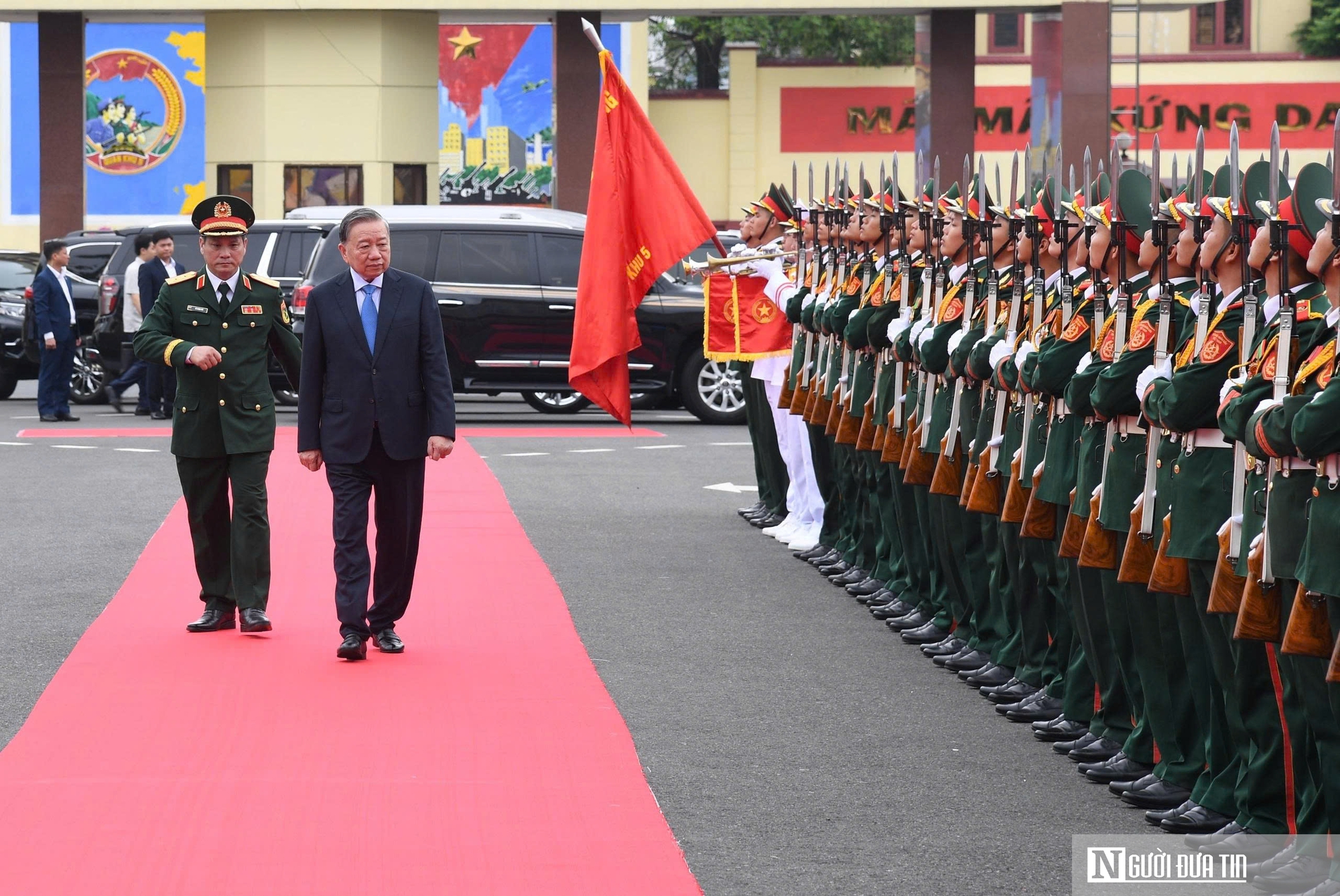 Tổng B&iacute; thư, Chủ tịch nước T&ocirc; L&acirc;m thăm v&agrave; l&agrave;m việc tại Qu&acirc;n khu 5- Ảnh 2.