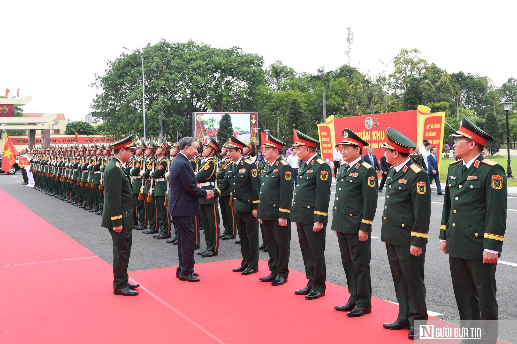 Tổng B&iacute; thư, Chủ tịch nước T&ocirc; L&acirc;m thăm v&agrave; l&agrave;m việc tại Qu&acirc;n khu 5- Ảnh 3.