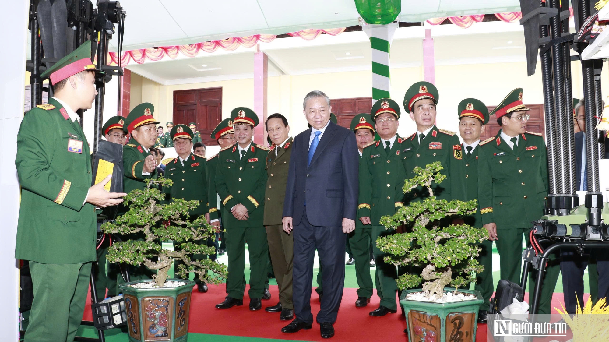 Tổng B&iacute; thư, Chủ tịch nước T&ocirc; L&acirc;m thăm v&agrave; l&agrave;m việc tại Qu&acirc;n khu 5- Ảnh 10.