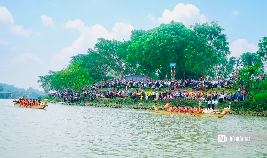 H&agrave; Tĩnh: Tưng bừng lễ hội đua thuyền tr&ecirc;n s&ocirc;ng Ng&agrave;n Phố- Ảnh 2.