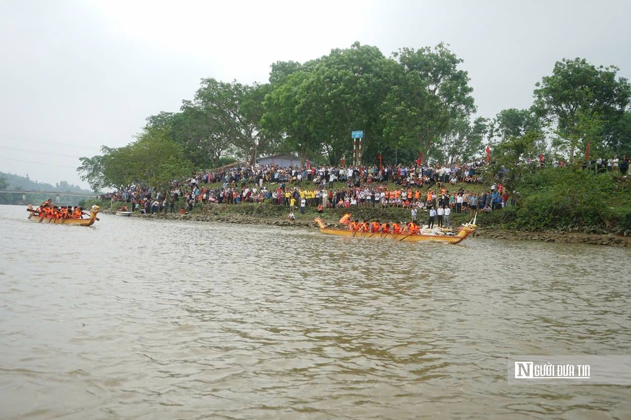 H&agrave; Tĩnh: Tưng bừng lễ hội đua thuyền tr&ecirc;n s&ocirc;ng Ng&agrave;n Phố- Ảnh 5.