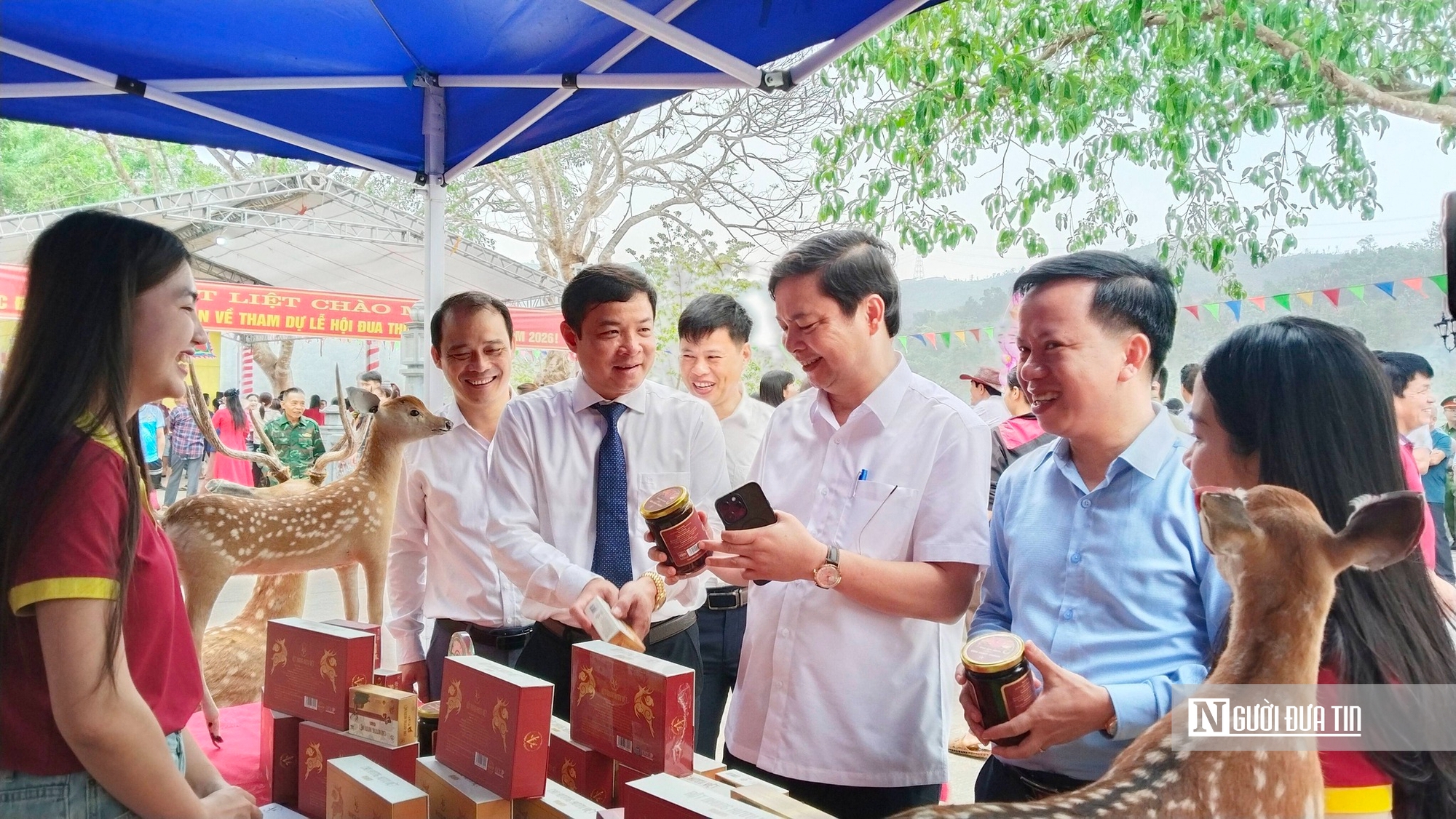 H&agrave; Tĩnh: Tưng bừng lễ hội đua thuyền tr&ecirc;n s&ocirc;ng Ng&agrave;n Phố- Ảnh 7.