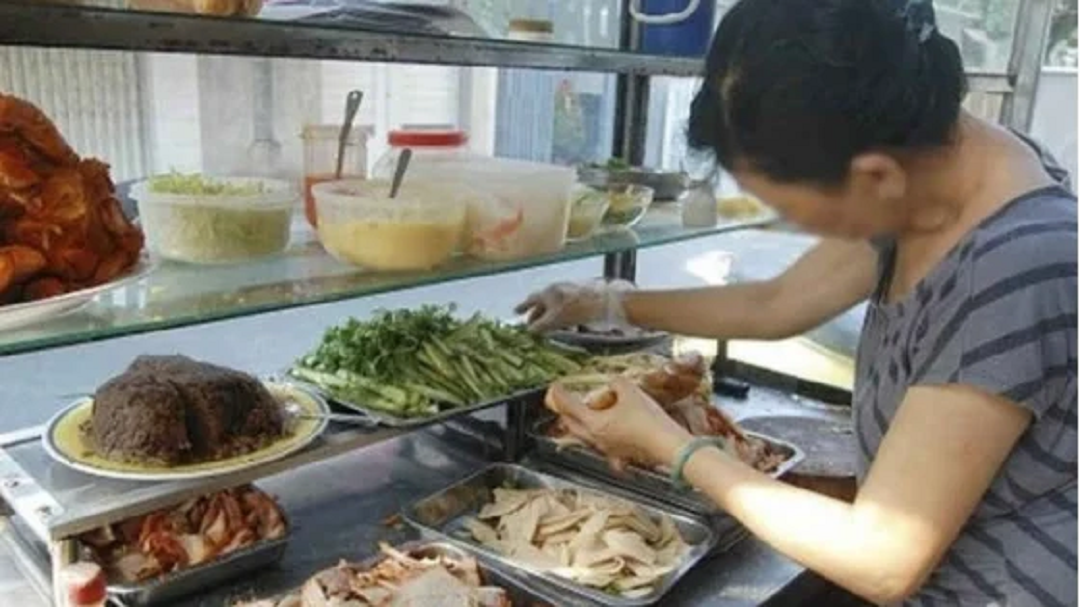 Đề xuất phạt đến 4 triệu đồng nếu để móng tay dài khi bán đồ ăn - Ảnh 1.