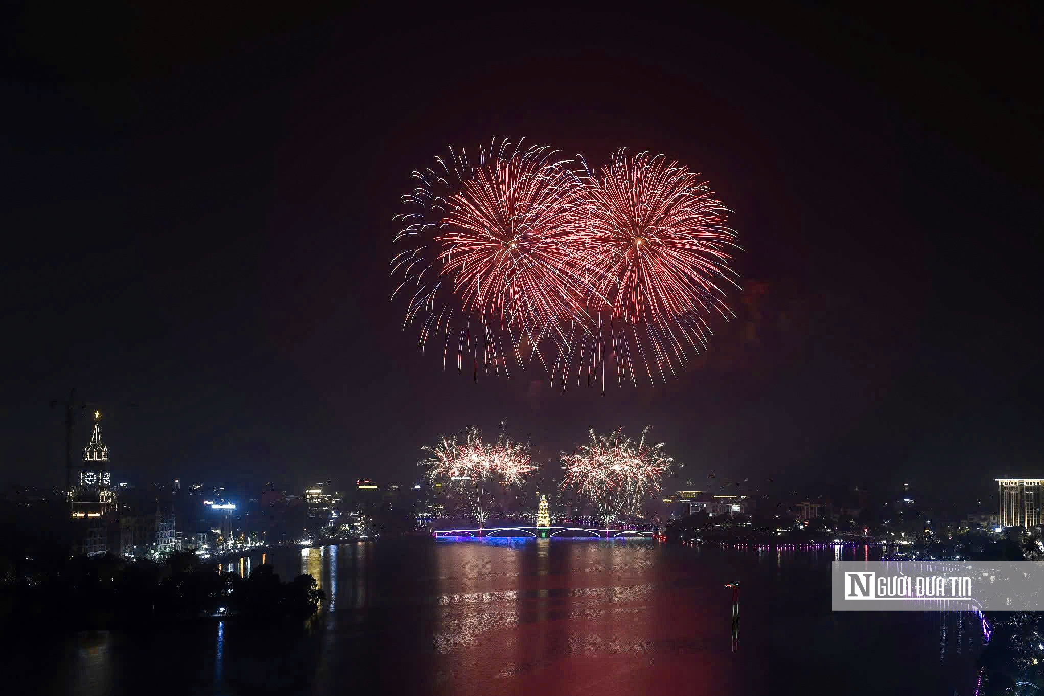 M&atilde;n nh&atilde;n m&agrave;n ph&aacute;o hoa ch&agrave;o mừng Giỗ Tổ H&ugrave;ng Vương- Ảnh 11.