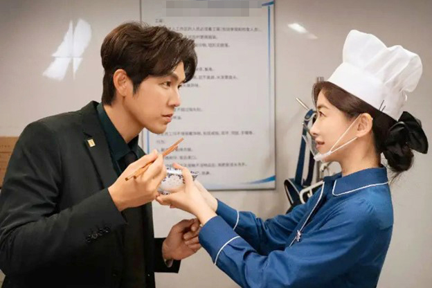 "Tổng t&agrave;i" g&acirc;y sốt m&agrave;n ảnh ở tuổi 51- Ảnh 2.