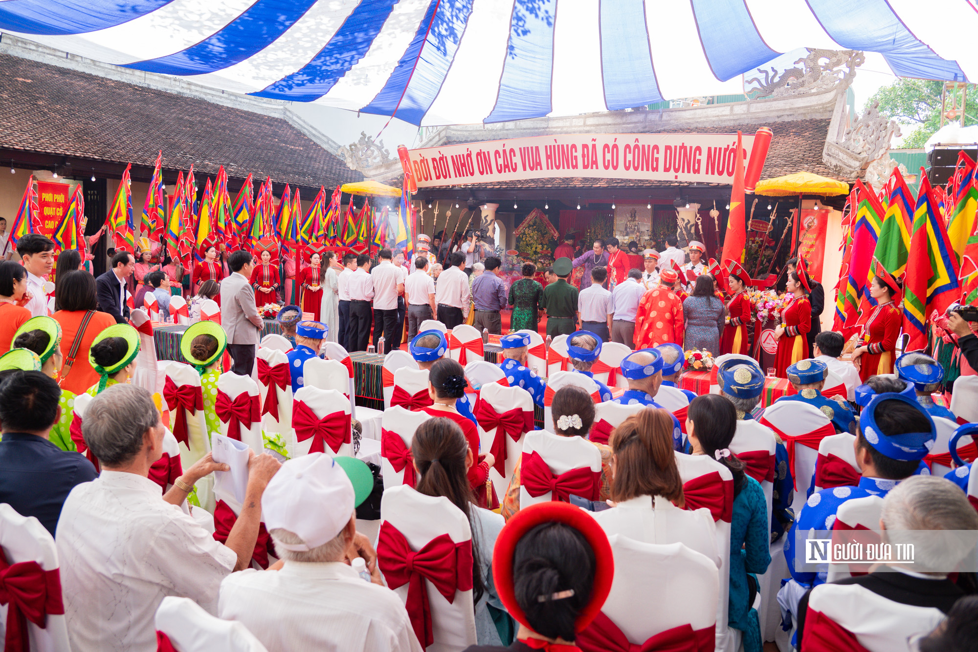 Trang nghi&ecirc;m Lễ d&acirc;ng hương tưởng nhớ c&aacute;c Vua H&ugrave;ng tại ng&ocirc;i đ&igrave;nh người Việt đầu ti&ecirc;n v&ugrave;ng T&acirc;y Nguy&ecirc;n- Ảnh 1.