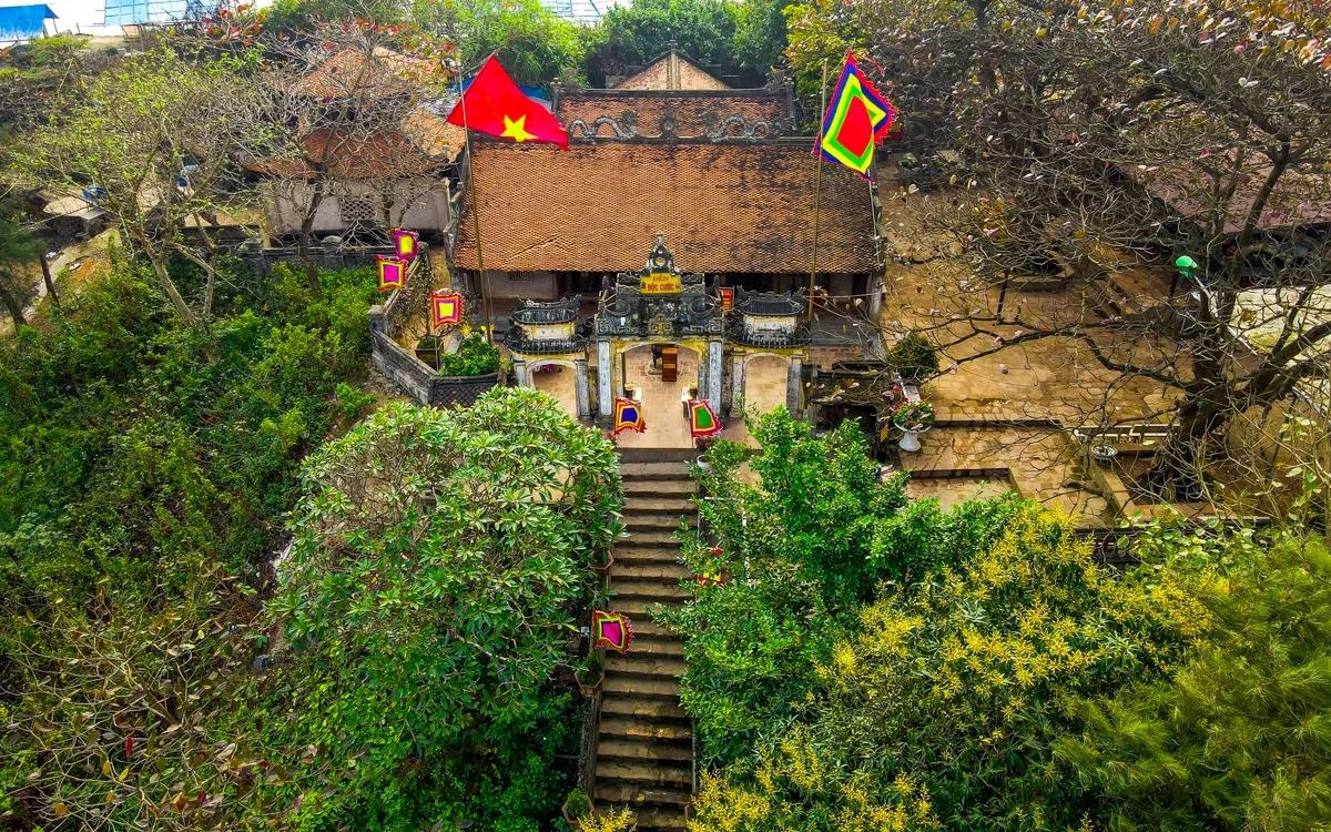 Khám phá Sầm Sơn: Biển xanh và núi Trường Lệ huyền thoại