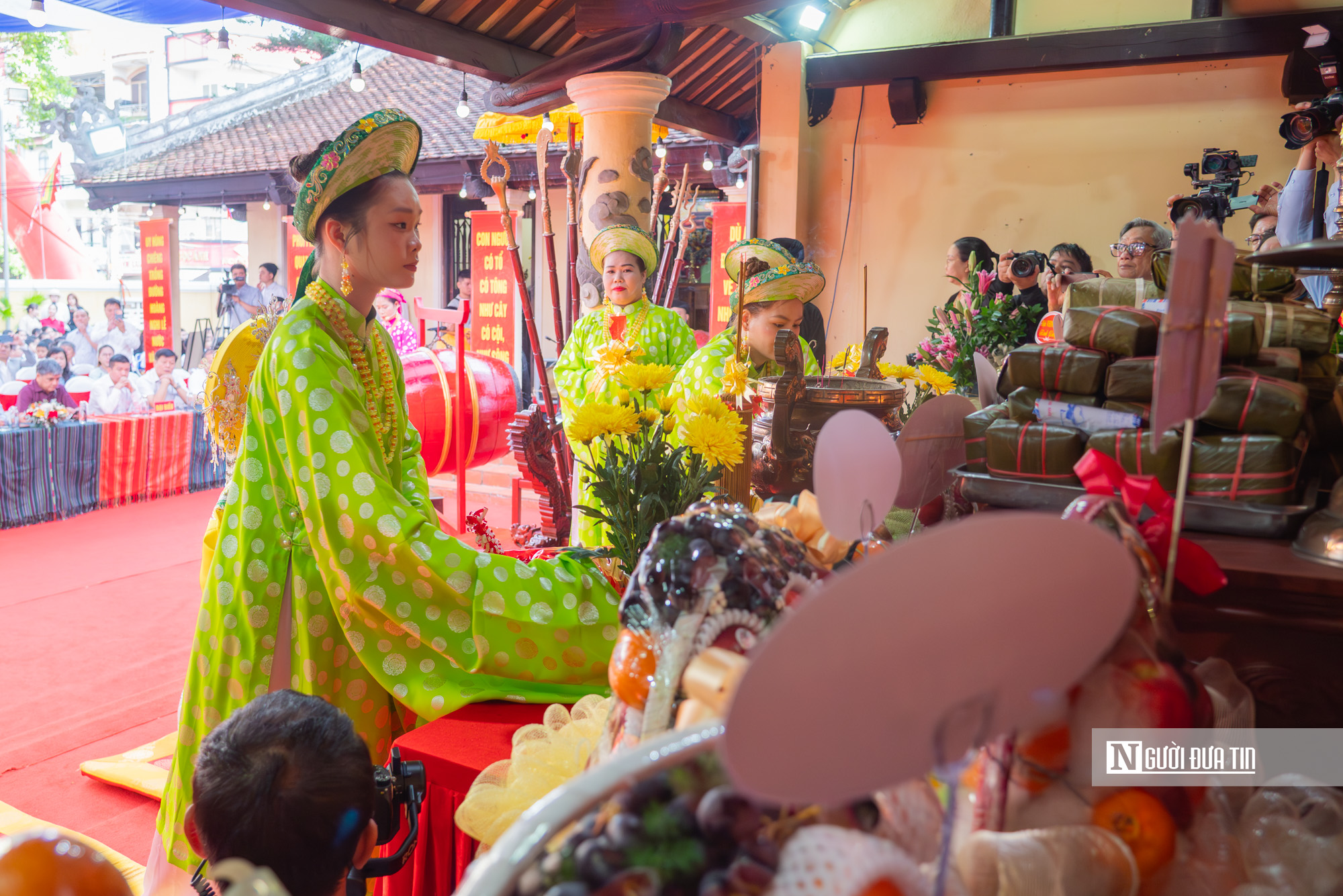 Trang nghi&ecirc;m Lễ d&acirc;ng hương tưởng nhớ c&aacute;c Vua H&ugrave;ng tại ng&ocirc;i đ&igrave;nh người Việt đầu ti&ecirc;n v&ugrave;ng T&acirc;y Nguy&ecirc;n- Ảnh 5.