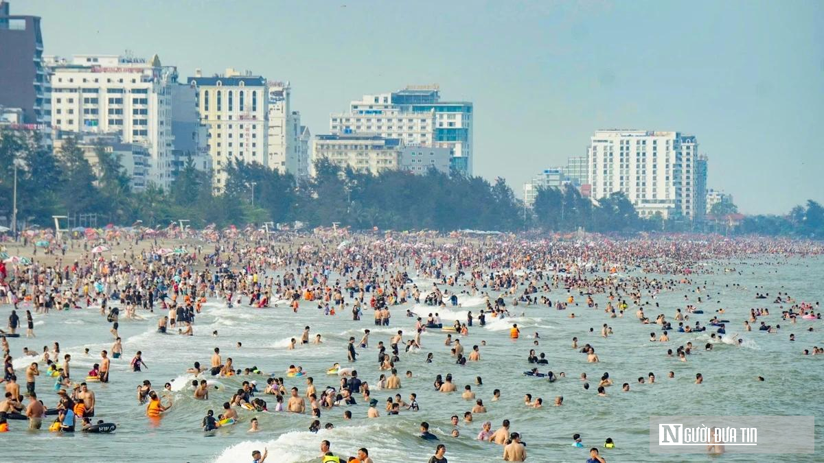 Kh&aacute;m ph&aacute; n&uacute;i Trường Lệ, quần thể di sản giữa l&ograve;ng Sầm Sơn- Ảnh 1.