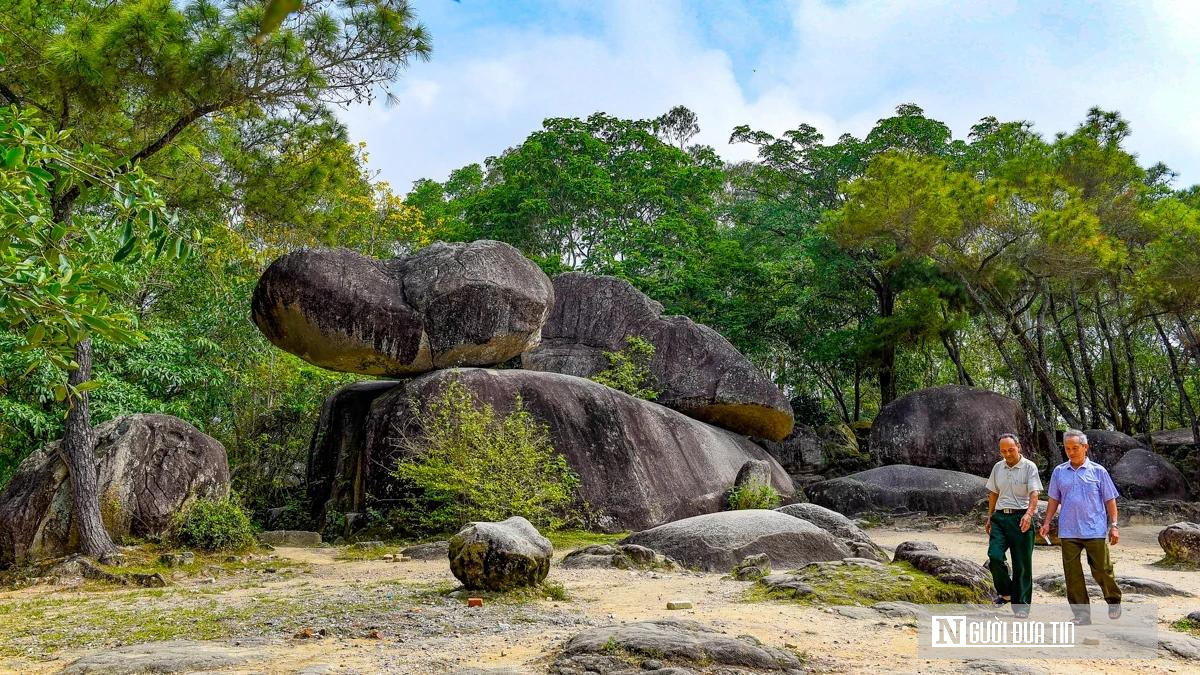 Kh&aacute;m ph&aacute; n&uacute;i Trường Lệ, quần thể di sản giữa l&ograve;ng Sầm Sơn- Ảnh 7.