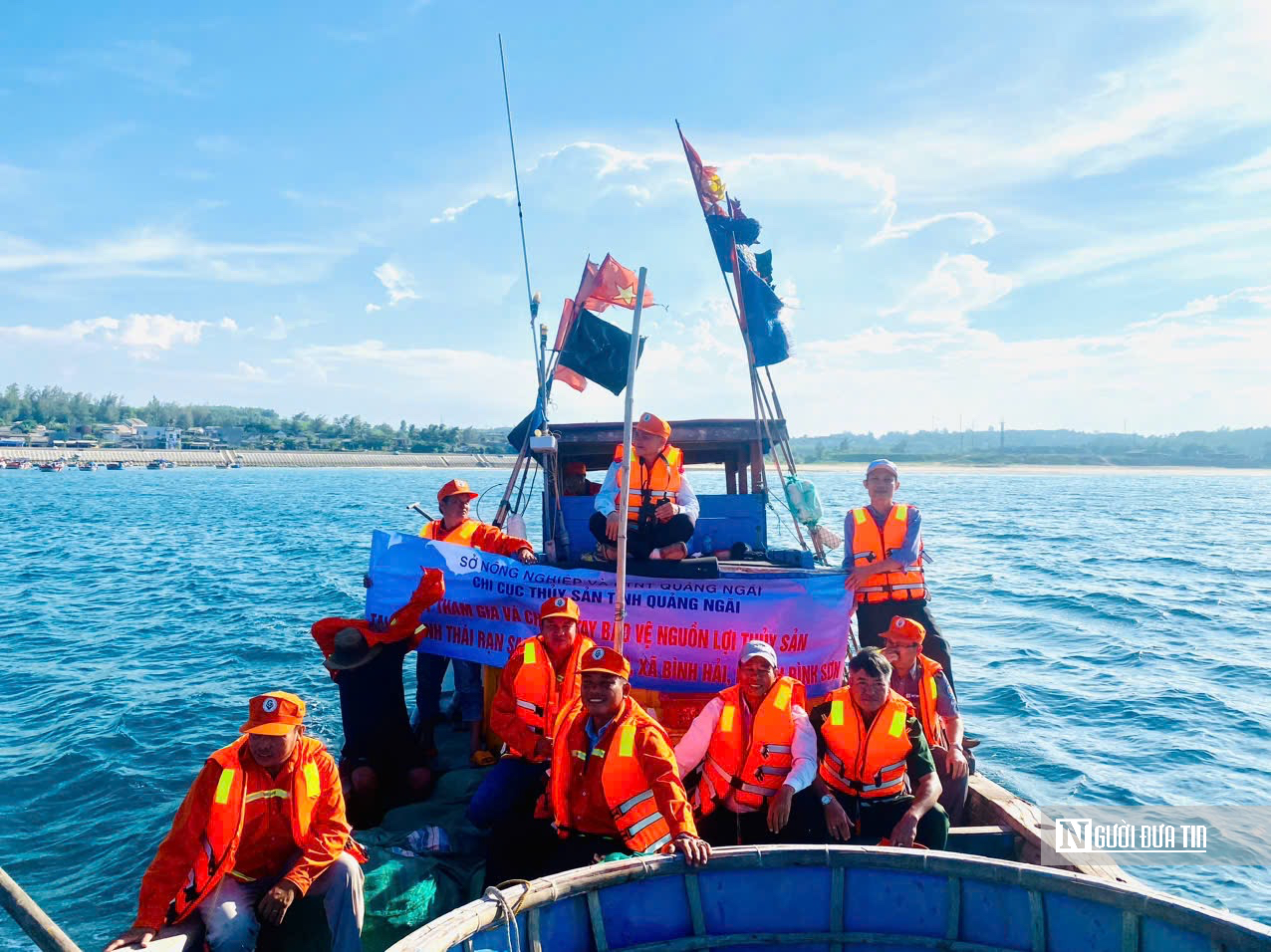Quảng Ng&atilde;i: Chặn khai th&aacute;c hải sản tận diệt ở G&agrave;nh Yến, mở lối sống mới cho d&acirc;n biển- Ảnh 4.