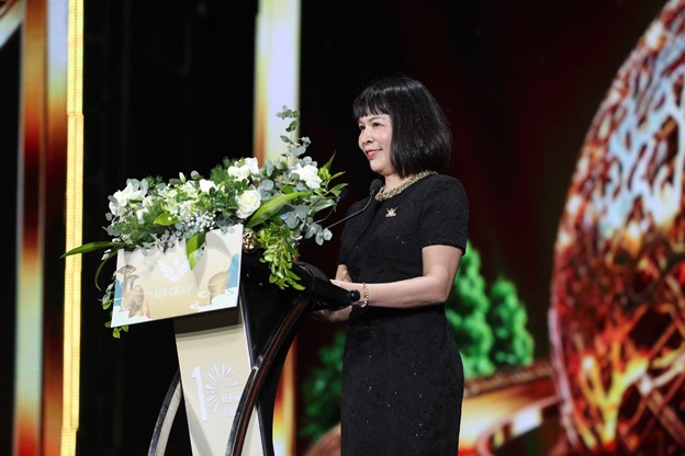 Đ&ecirc;m nghệ thuật 10 năm KDI Group: Khi Vega City trở th&agrave;nh t&acirc;m điểm cảm x&uacute;c của Nha Trang - Ảnh 8.