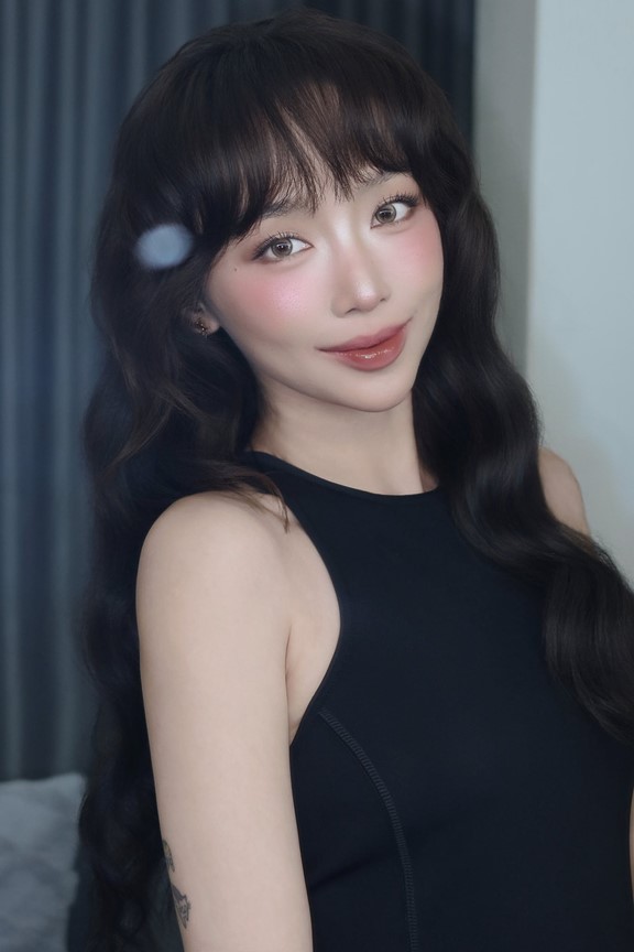 Sau "c&uacute; sốc" ly h&ocirc;n, nữ ca sĩ Việt lần đầu "giải m&atilde;" h&igrave;nh xăm tr&ecirc;n cơ thể - Ảnh 5.