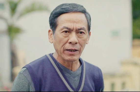 Nam NSND l&agrave; "c&acirc;y đa c&acirc;y đề" của l&agrave;ng điện ảnh Việt, sống giản dị b&ecirc;n mỹ nh&acirc;n đ&igrave;nh đ&aacute;m ở tuổi nghỉ hưu - Ảnh 1.