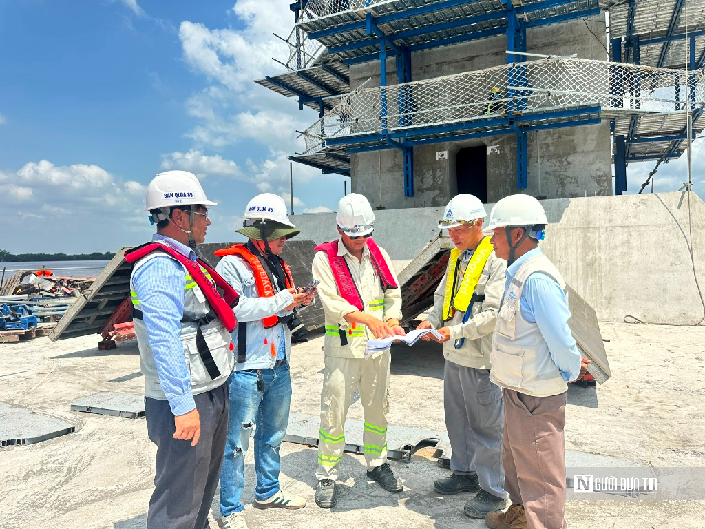 Chạy nước rút thi công cầu Đại Ngãi kịp lễ 30/4 - Ảnh 4.