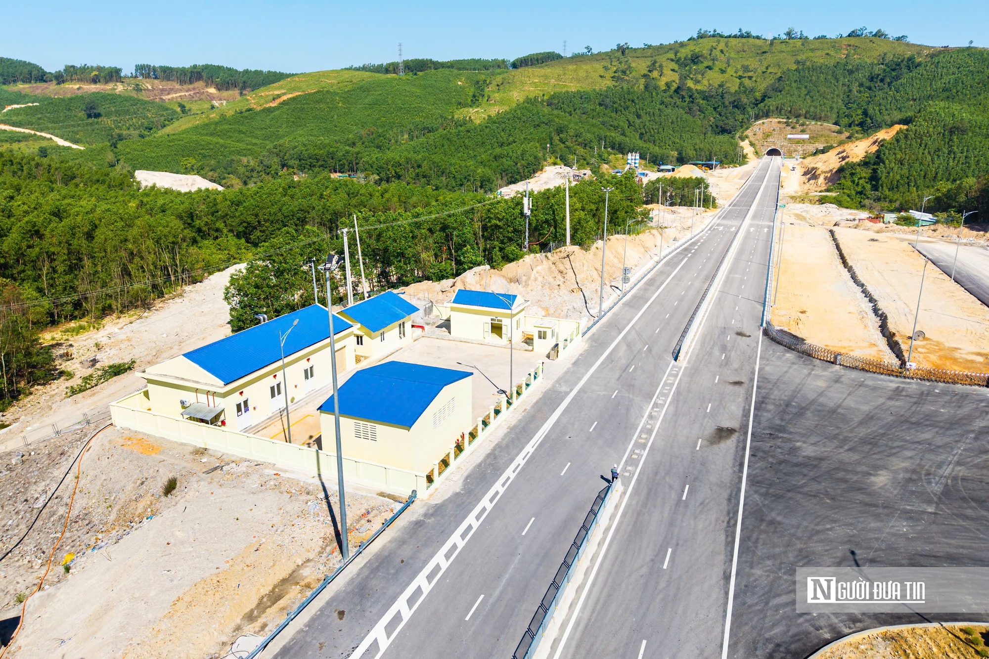 Cao tốc Quảng Ng&atilde;i - Ho&agrave;i Nhơn ch&iacute;nh thức khai th&aacute;c từ trưa 29/4- Ảnh 4.