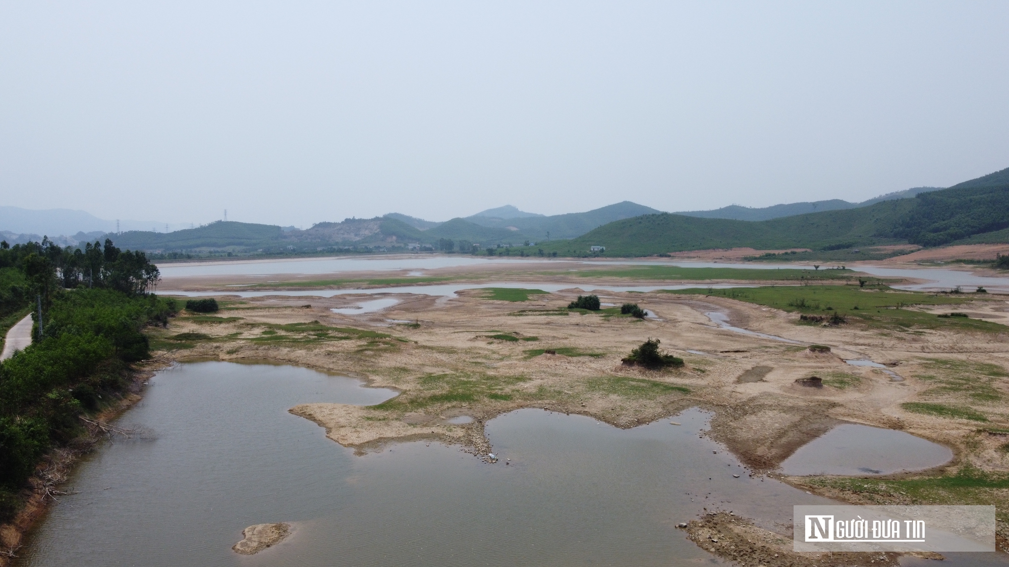 Hồ Khe Nh&ograve;i cạn trơ đ&aacute;y - khu sinh th&aacute;i đang được k&ecirc;u gọi đầu tư 11.000 tỷ đồng- Ảnh 2.