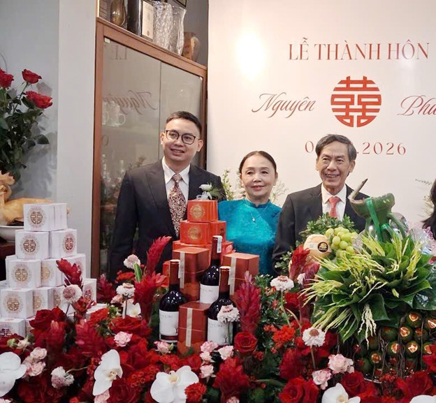 Nam NSND l&agrave; "c&acirc;y đa c&acirc;y đề" của l&agrave;ng điện ảnh Việt, sống giản dị b&ecirc;n mỹ nh&acirc;n đ&igrave;nh đ&aacute;m ở tuổi nghỉ hưu - Ảnh 7.