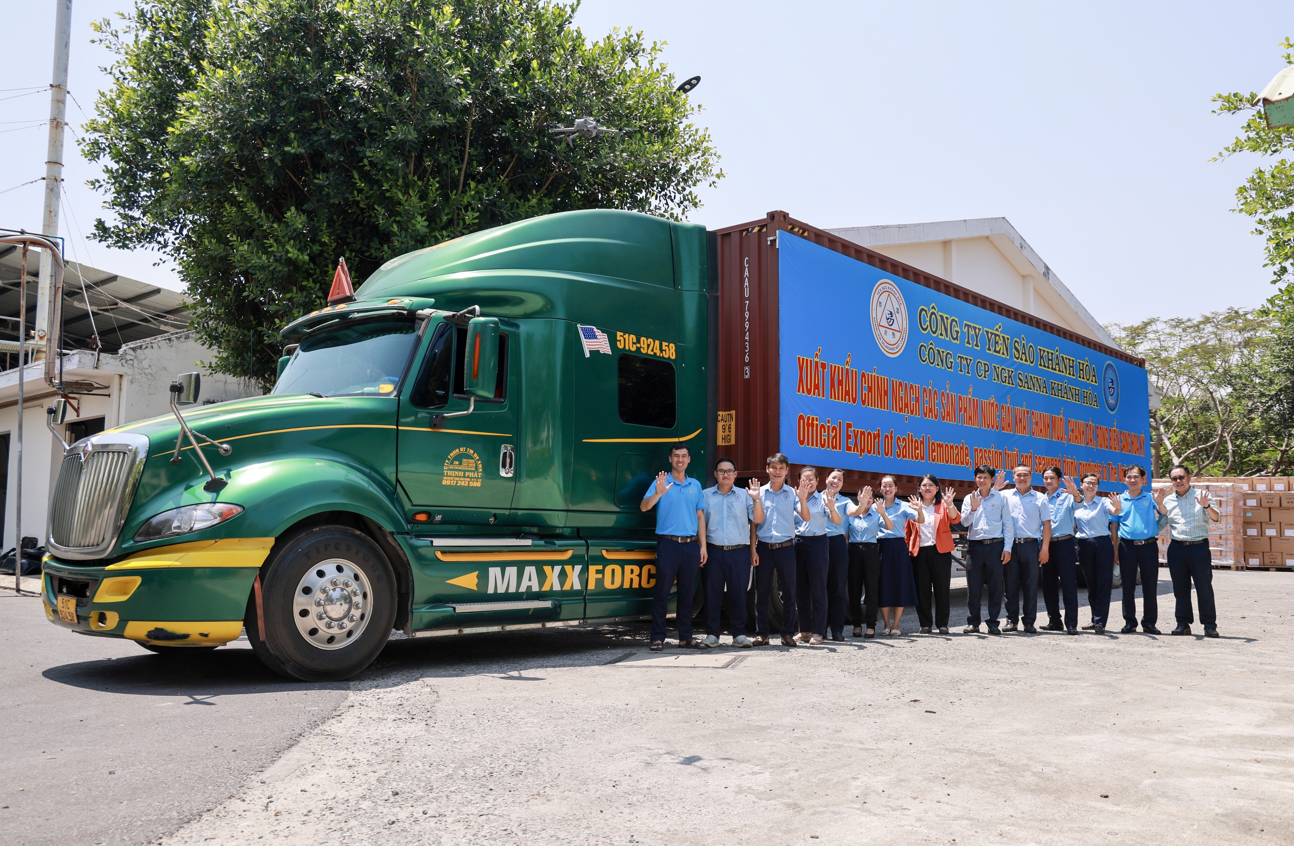 Sanna Khánh Hòa lần đầu xuất khẩu gần 4.000 thùng nước giải khát sang thị trường Hoa Kỳ - Ảnh 1.