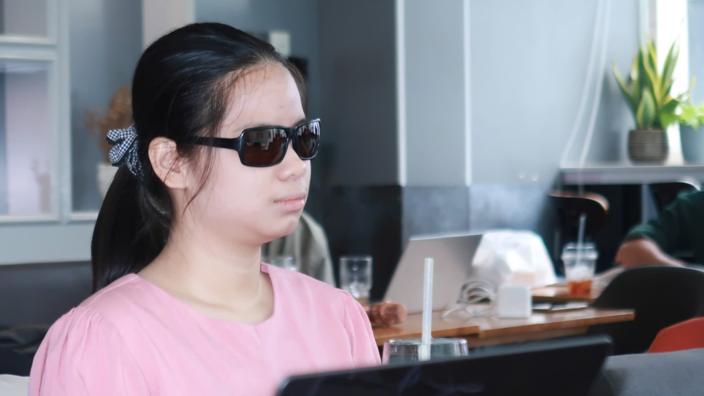 Những con người đi trong bóng tối, chạm tới giảng đường bằng nghị lực và khát vọng đổi đời - Ảnh 4.