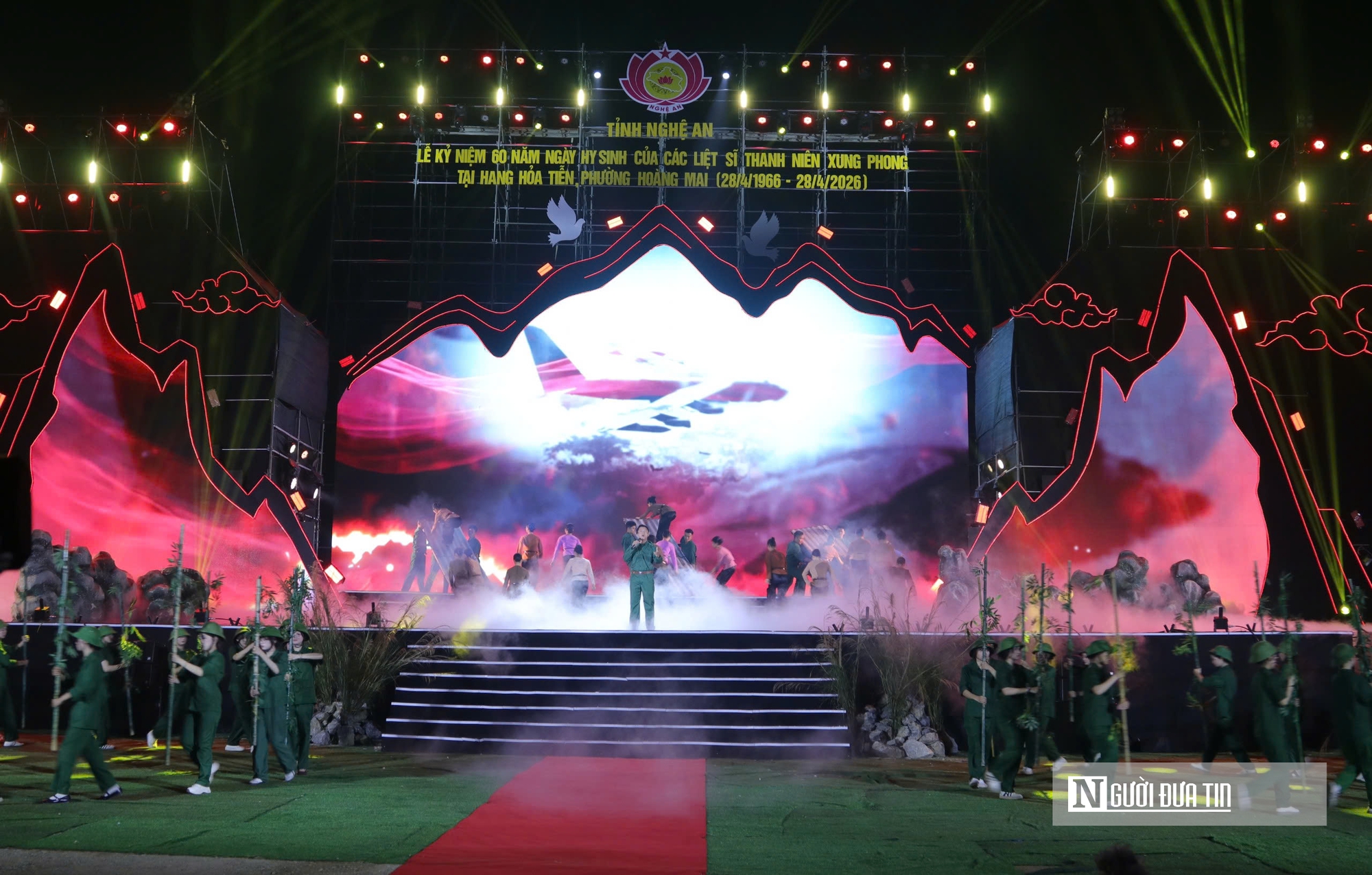 X&uacute;c động lễ kỷ niệm 60 năm ng&agrave;y hy sinh của 33 liệt sĩ TNXP tại hang Hỏa Tiễn - Ảnh 13.
