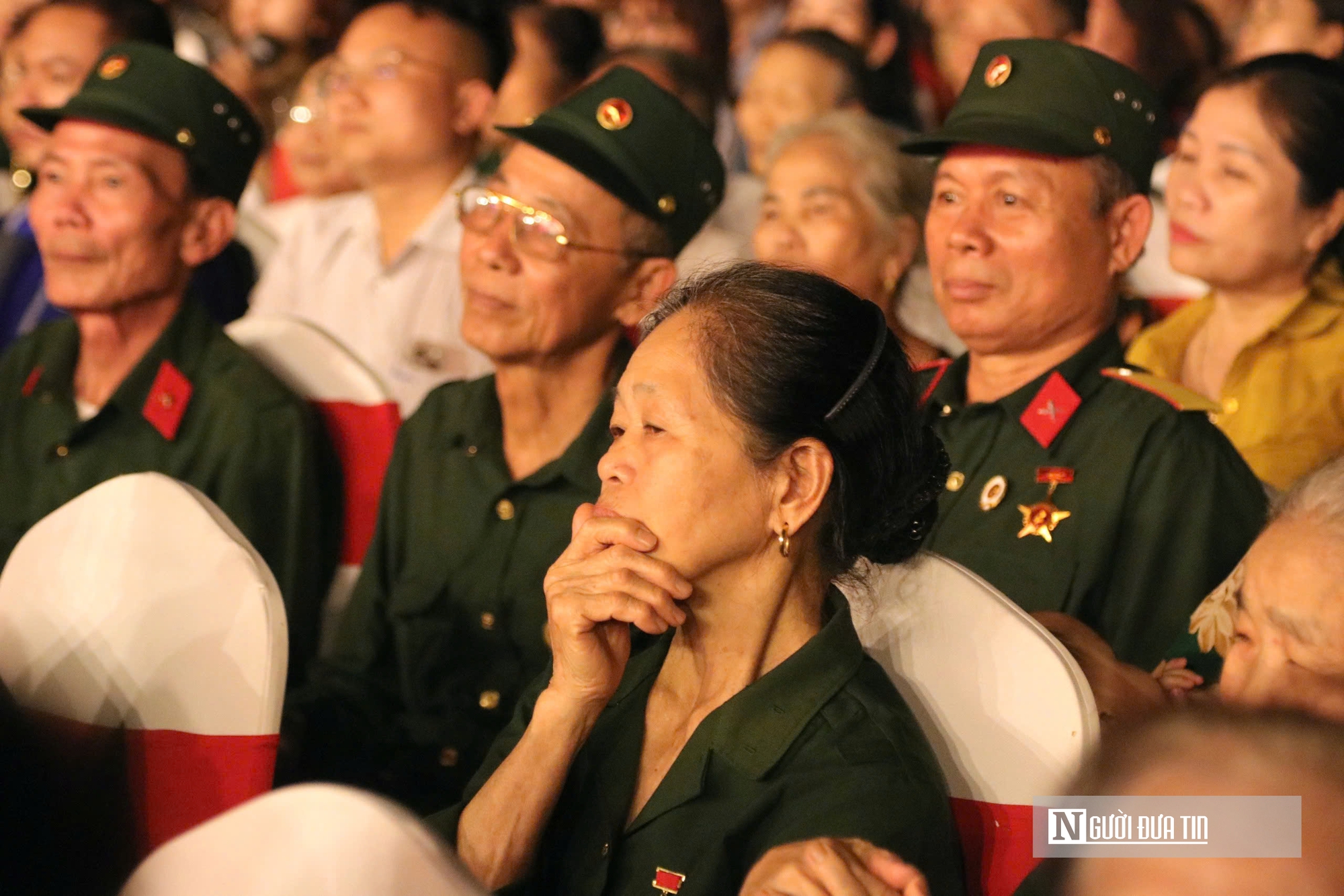 X&uacute;c động lễ kỷ niệm 60 năm ng&agrave;y hy sinh của 33 liệt sĩ TNXP tại hang Hỏa Tiễn - Ảnh 10.