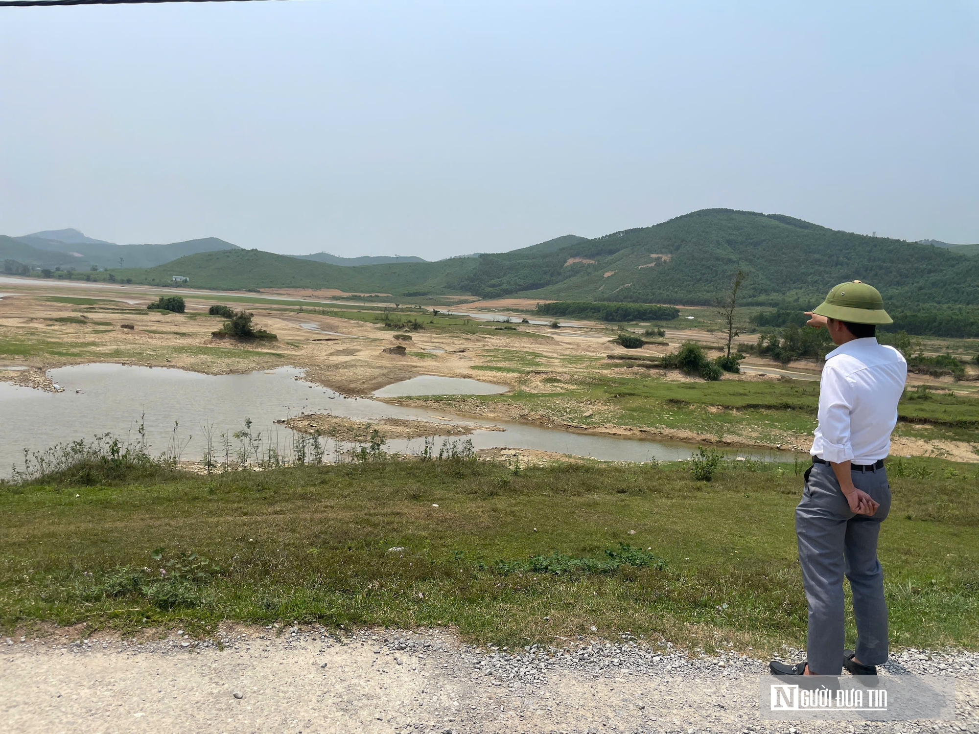 Hồ Khe Nhòi cạn trơ đáy - khu sinh thái đang được kêu gọi đầu tư 11.000 tỷ đồng- Ảnh 4.
