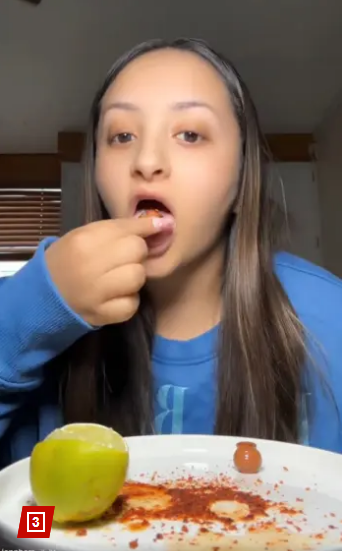 C&ocirc; g&aacute;i trẻ ng&agrave;y n&agrave;o cũng ăn đất s&eacute;t, l&yacute; do ph&iacute;a sau khiến h&agrave;ng triệu người nổi da g&agrave; - Ảnh 3.