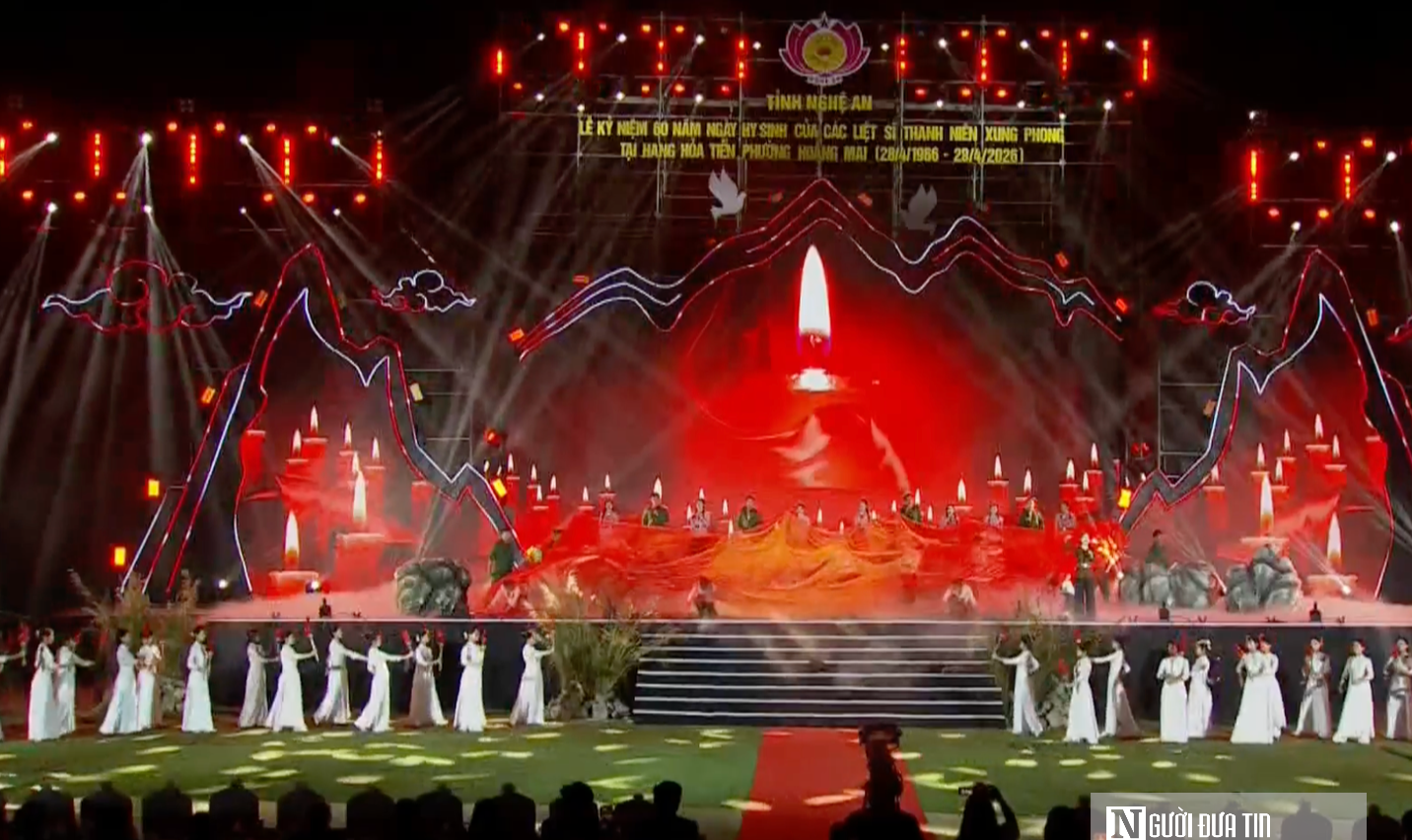 X&uacute;c động lễ kỷ niệm 60 năm ng&agrave;y hy sinh của 33 liệt sĩ TNXP tại hang Hỏa Tiễn - Ảnh 7.