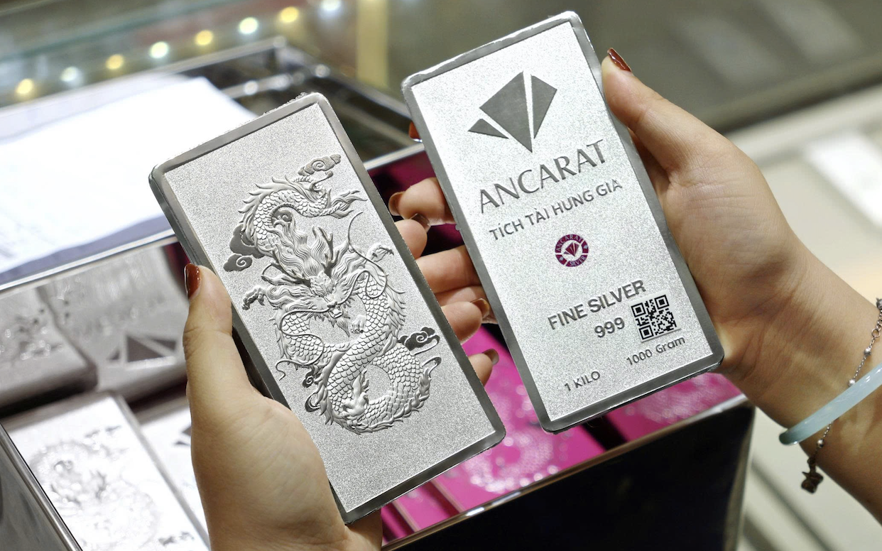 Giá bạc trong nước tiếp tục suy giảm, thế giới về mốc 75 USD/ounce