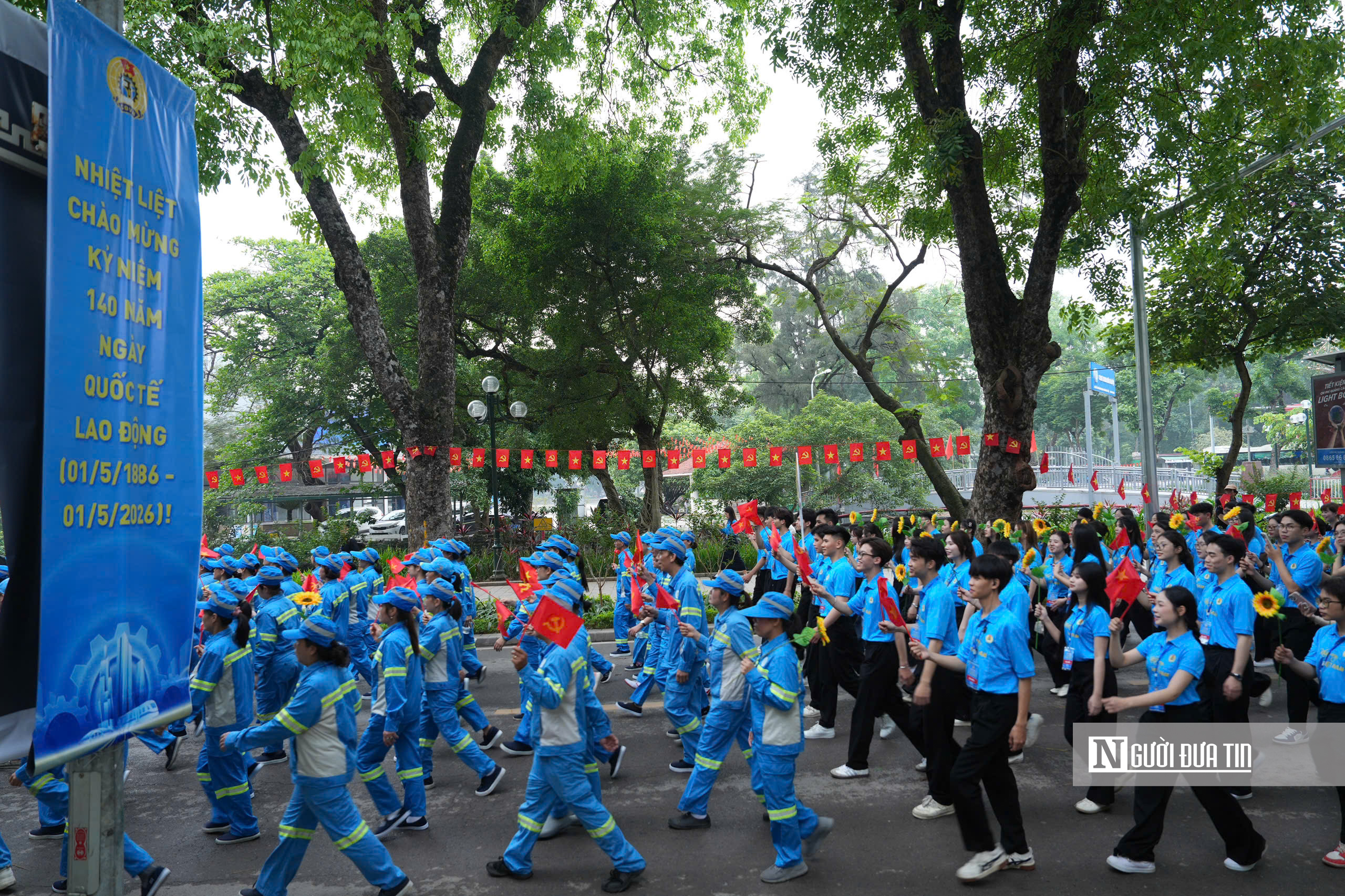 H&agrave; Nội: Hơn 1.000 tham gia diễu h&agrave;nh kỷ niệm 140 năm Ng&agrave;y Quốc tế Lao động - Ảnh 5.