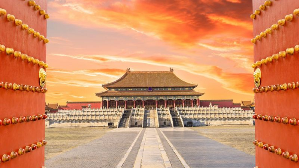 Bí ẩn bức tường màu đỏ Tử Cấm Thành: Thời xưa dùng 60 tấn tiết lợn mỗi năm để 