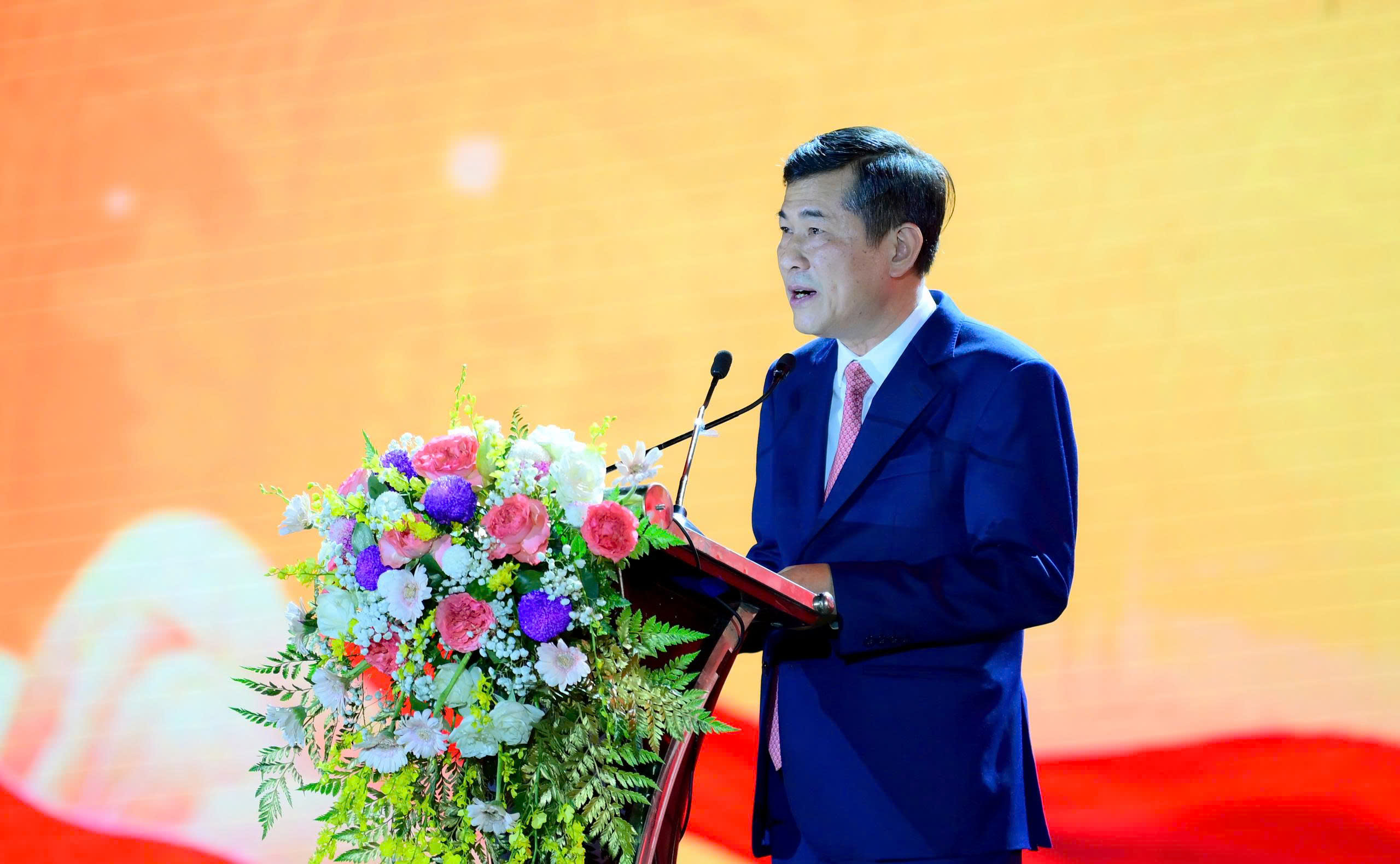 X&uacute;c động lễ kỷ niệm 60 năm ng&agrave;y hy sinh của 33 liệt sĩ TNXP tại hang Hỏa Tiễn - Ảnh 12.