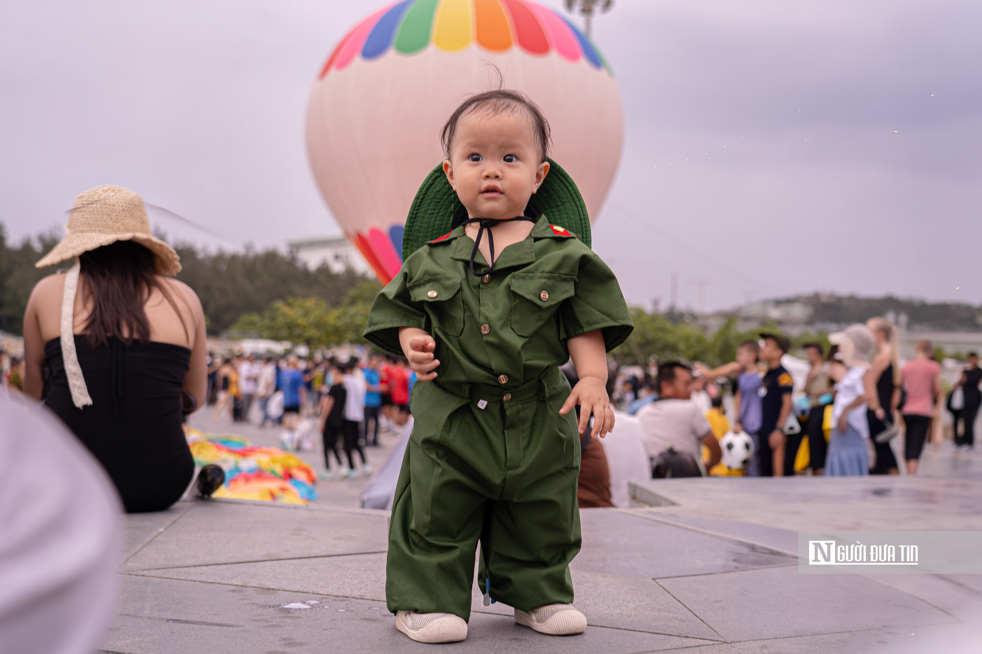 Chi&ecirc;m ngưỡng d&agrave;n khinh kh&iacute; cầu lần đầu xuất hiện ở Quảng trường Nghinh Phong, Đắk Lắk- Ảnh 13.