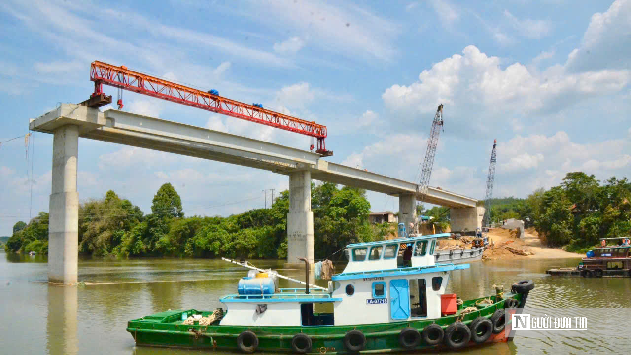 Vươn nhịp nối đ&ocirc;i bờ s&ocirc;ng Đồng Nai, đại c&ocirc;ng trường cầu Hiếu Li&ecirc;m chạy đua với thời gian- Ảnh 2.