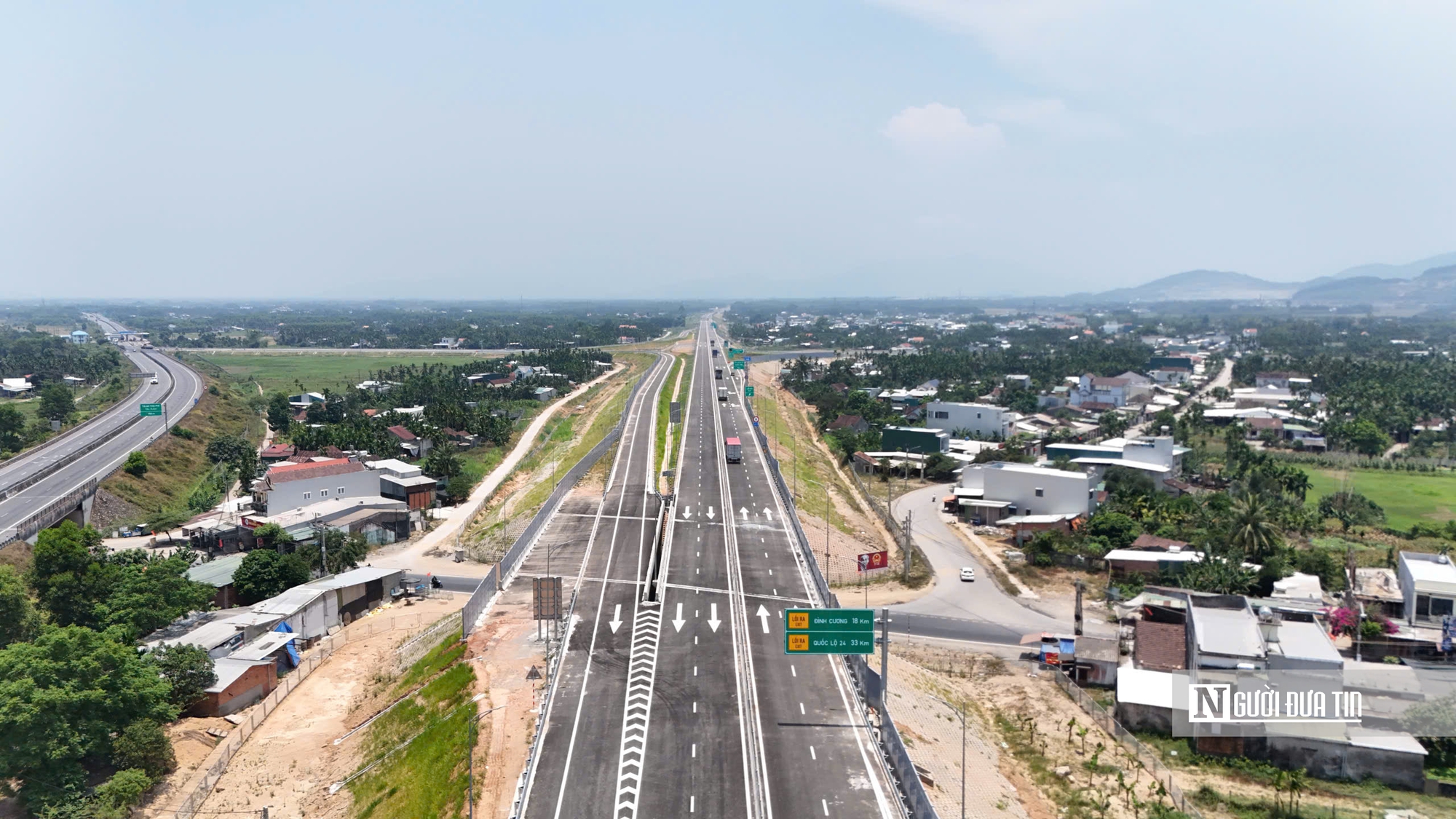 To&agrave;n cảnh ch&iacute;nh thức khai th&aacute;c cao tốc Quảng Ng&atilde;i - Ho&agrave;i Nhơn - Ảnh 1.