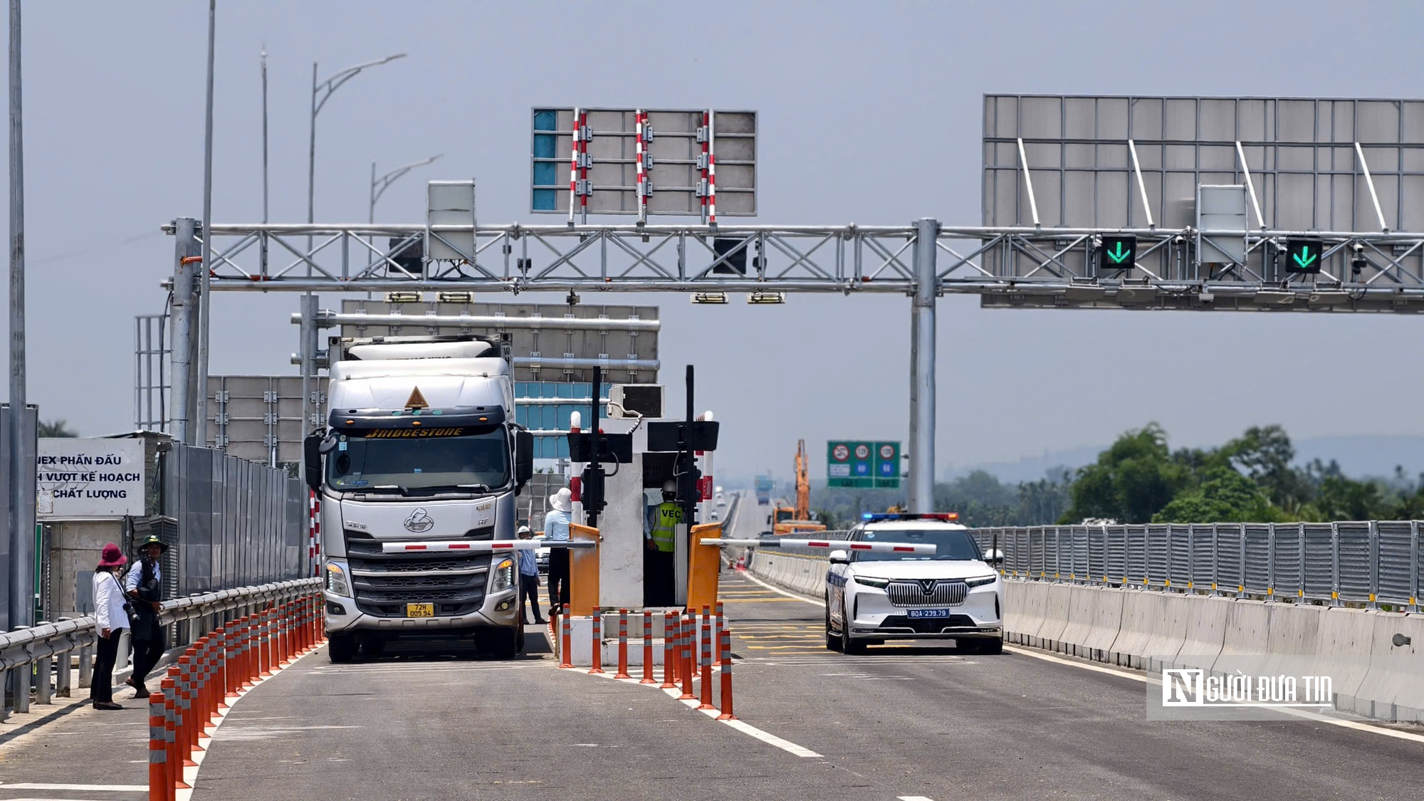 To&agrave;n cảnh ch&iacute;nh thức khai th&aacute;c cao tốc Quảng Ng&atilde;i - Ho&agrave;i Nhơn - Ảnh 7.
