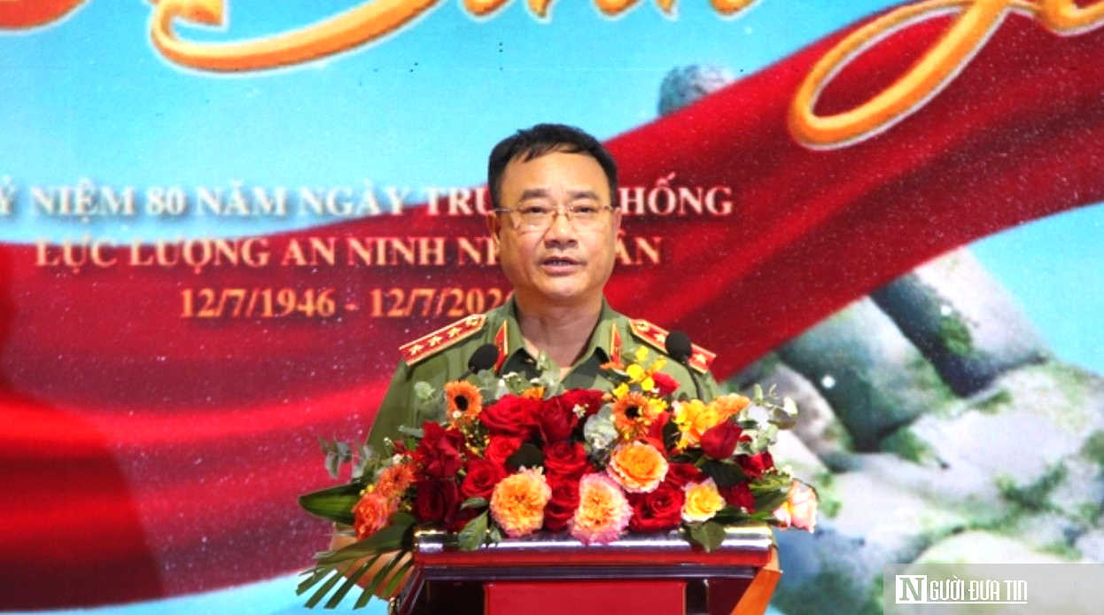 Người d&acirc;n, du kh&aacute;ch trải nghiệm "bức tường an ninh", h&ograve;a m&igrave;nh v&agrave;o &ldquo;Tổ quốc b&igrave;nh y&ecirc;n&rdquo; ở Đ&agrave; Nẵng- Ảnh 20.