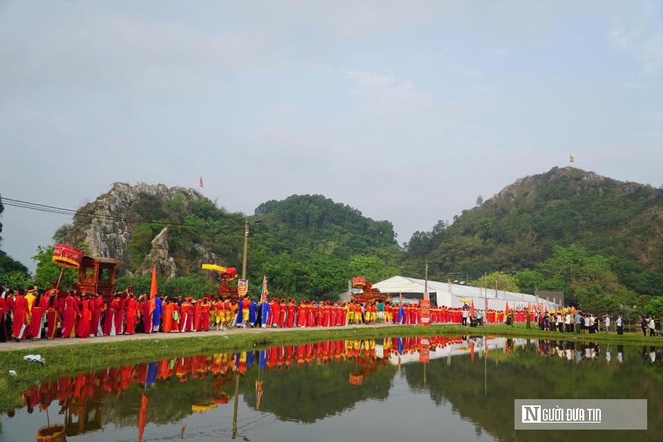 Kh&aacute;m ph&aacute; đền Mai An Ti&ecirc;m, nghe huyền t&iacute;ch lập nghiệp nơi đảo hoang của "&ocirc;ng tổ dưa hấu"- Ảnh 4.