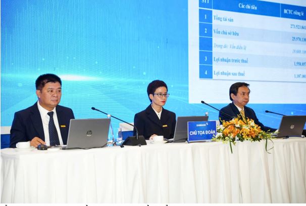 Eximbank tổ chức th&agrave;nh c&ocirc;ng Đại hội đồng cổ đ&ocirc;ng thường ni&ecirc;n 2026, tập trung thực thi chiến lược v&agrave; củng cố nền tảng ph&aacute;t triển- Ảnh 1.