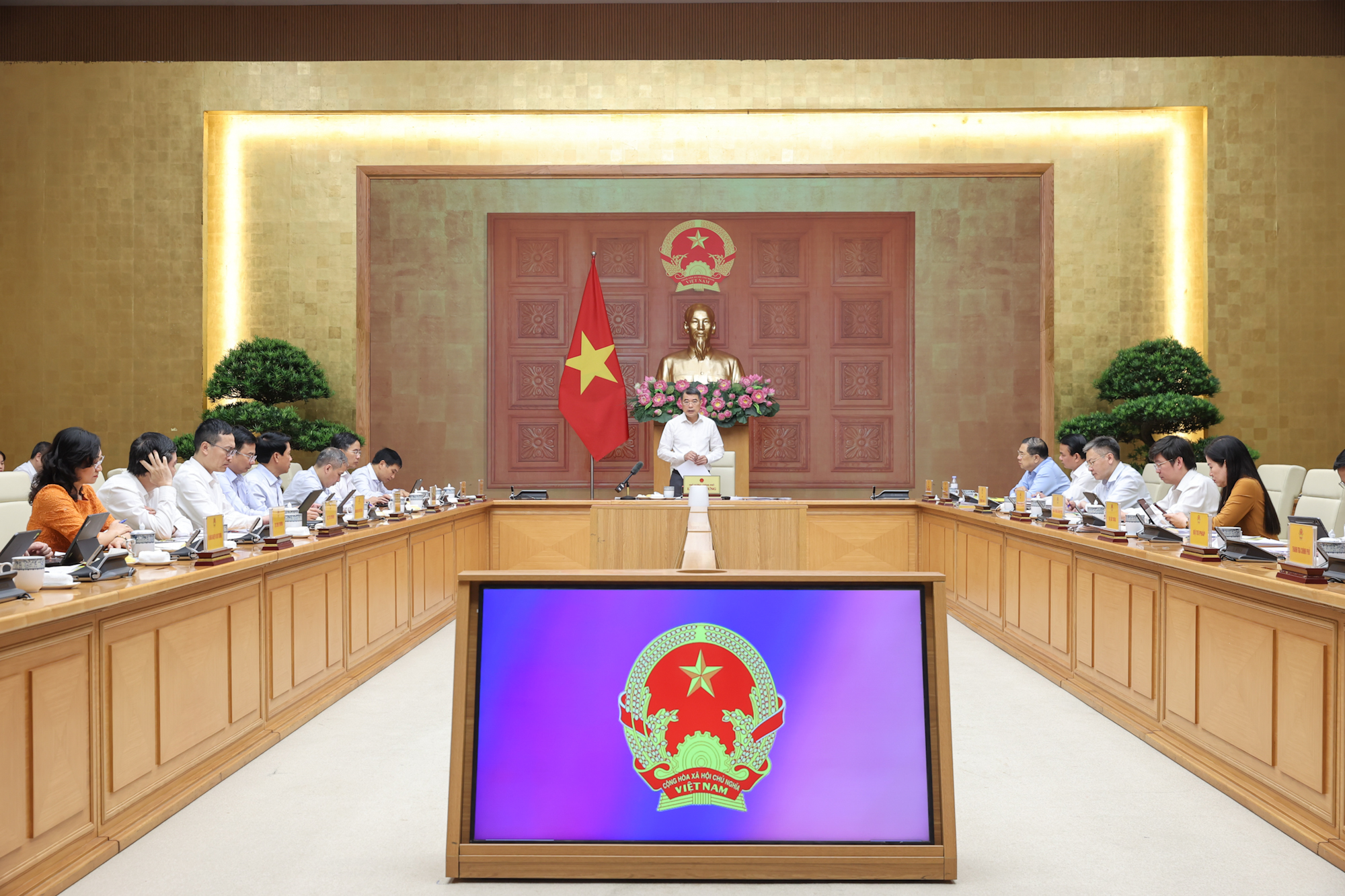 Thủ tướng Lê Minh Hưng: Phải hạn chế tối đa tâm lý găm giữ và đầu cơ vàng - Ảnh 2.